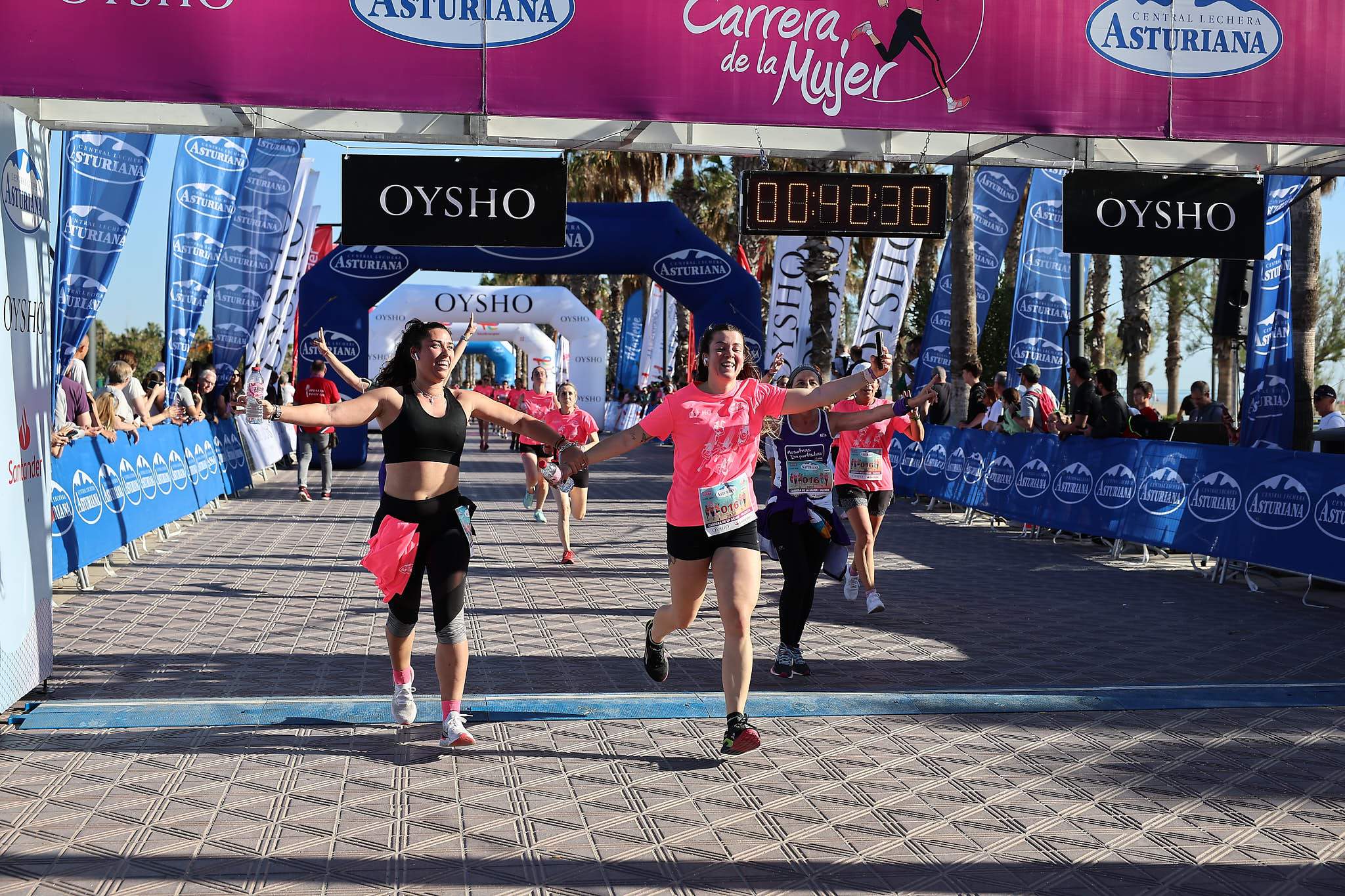 Las mejores fotos de la Carrera de la Mujer Central Lechera Asturiana de Valencia 2024. 0660