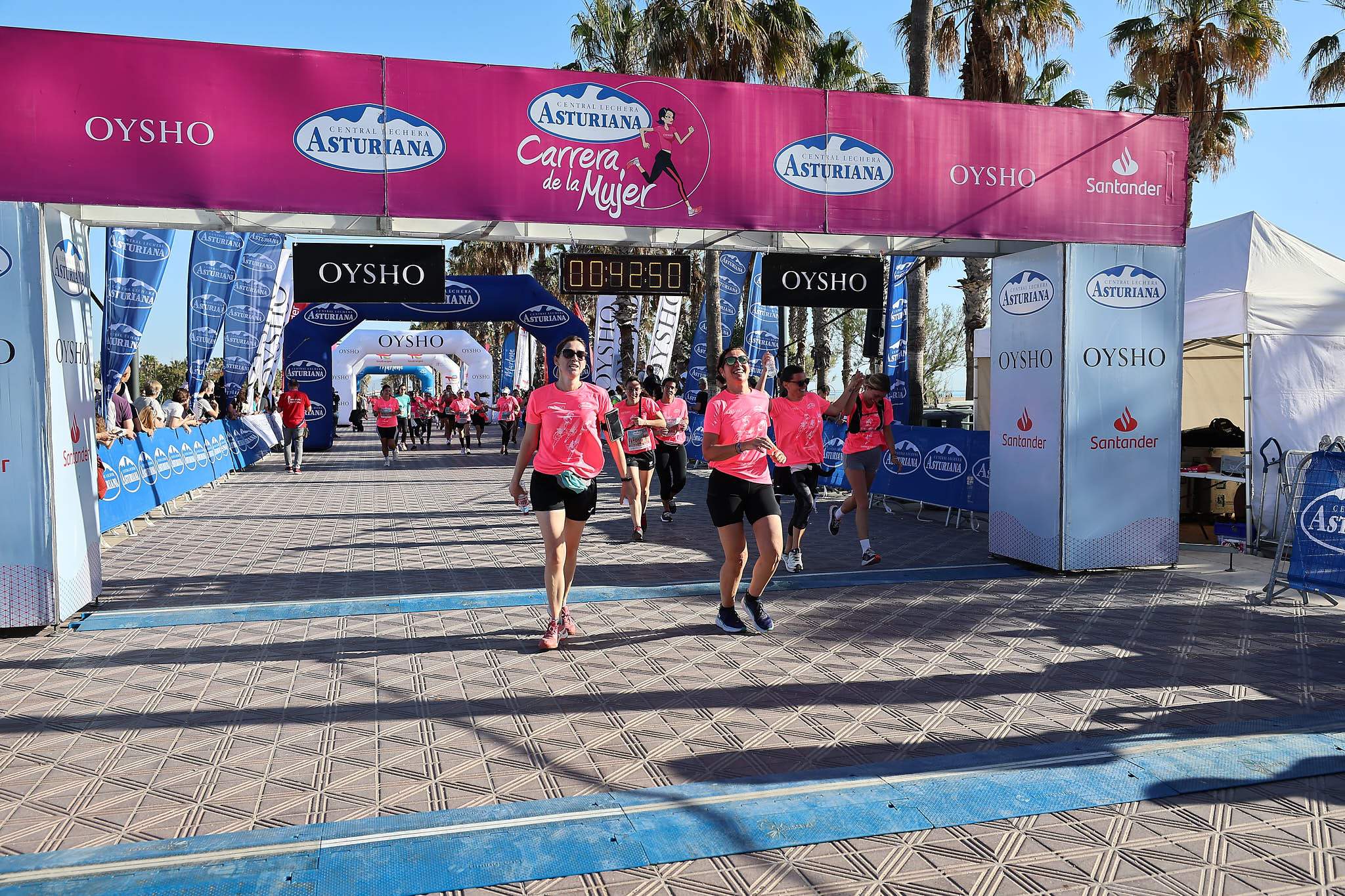 Las mejores fotos de la Carrera de la Mujer Central Lechera Asturiana de Valencia 2024. 0667