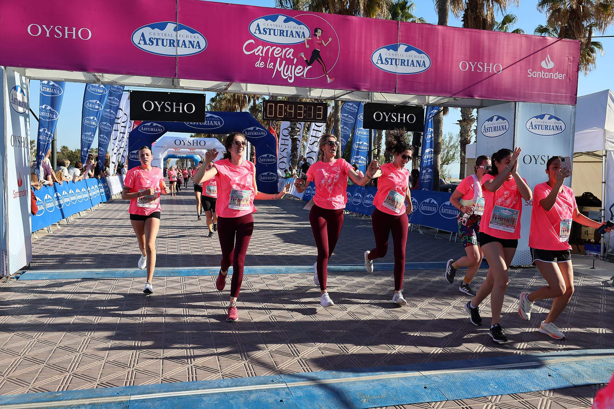 Las mejores fotos de la Carrera de la Mujer Central Lechera Asturiana de Valencia 2024. 0680