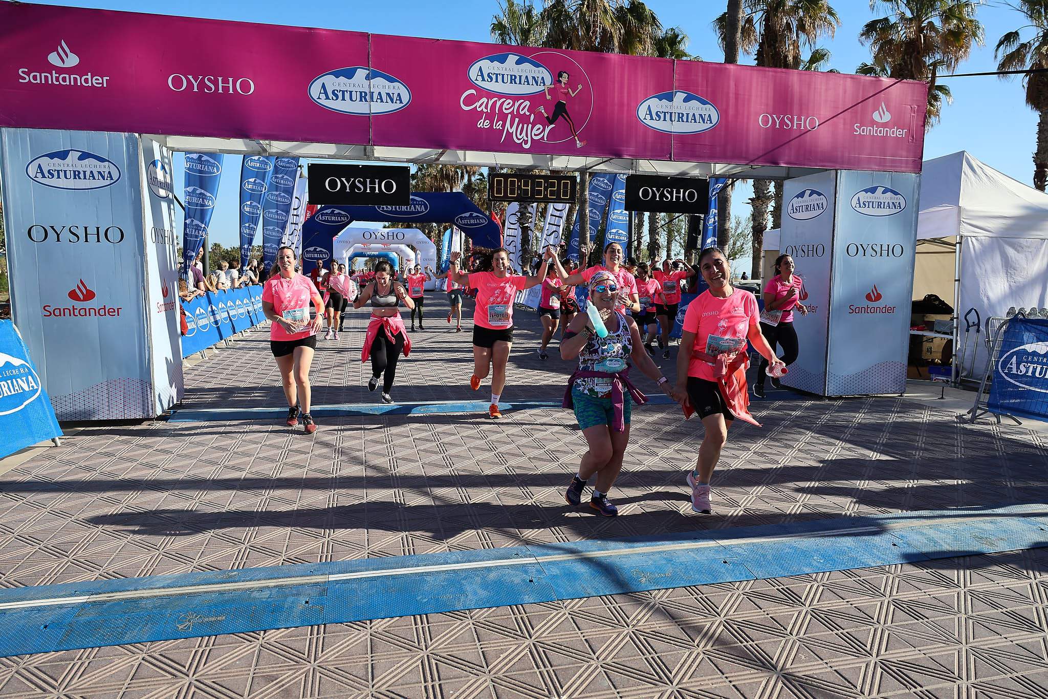 Las mejores fotos de la Carrera de la Mujer Central Lechera Asturiana de Valencia 2024. 0685
