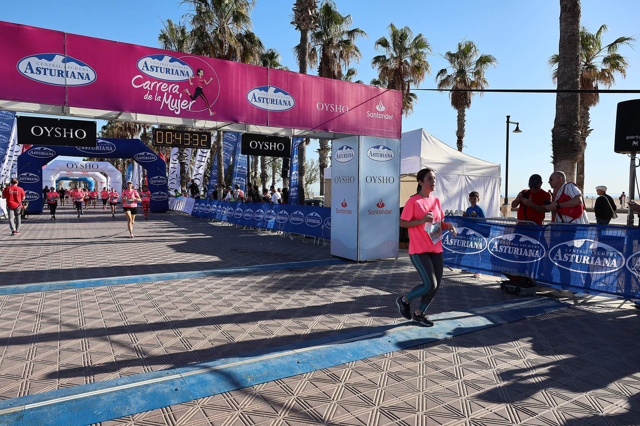 Las mejores fotos de la Carrera de la Mujer Central Lechera Asturiana de Valencia 2024. 0693