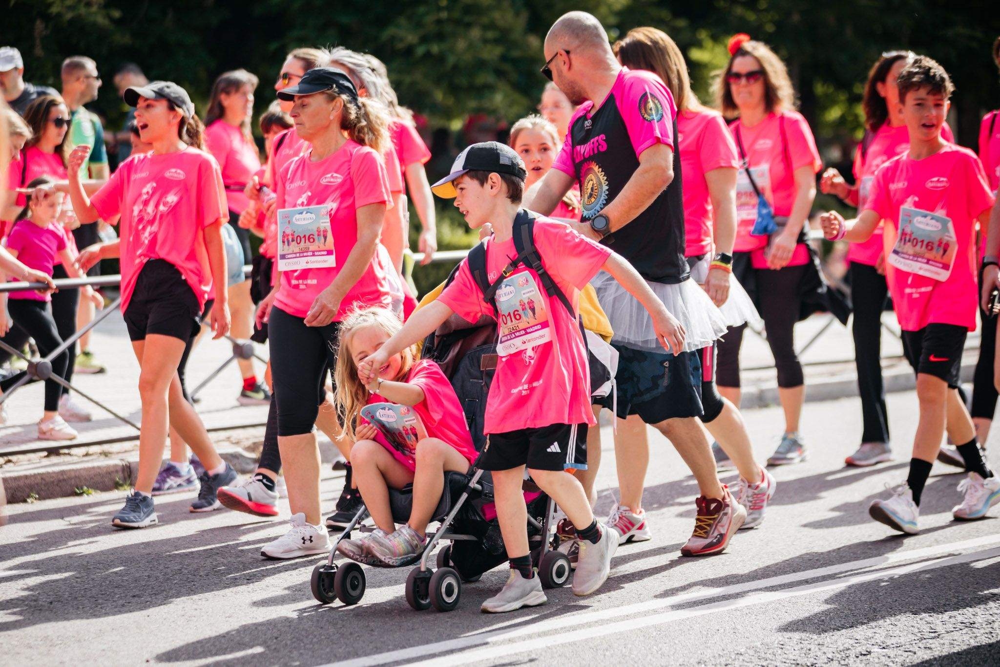 Las 50 mejores fotos de la Carrera de la Mujer Central Lechera Asturiana de Madrid 2024. (51)