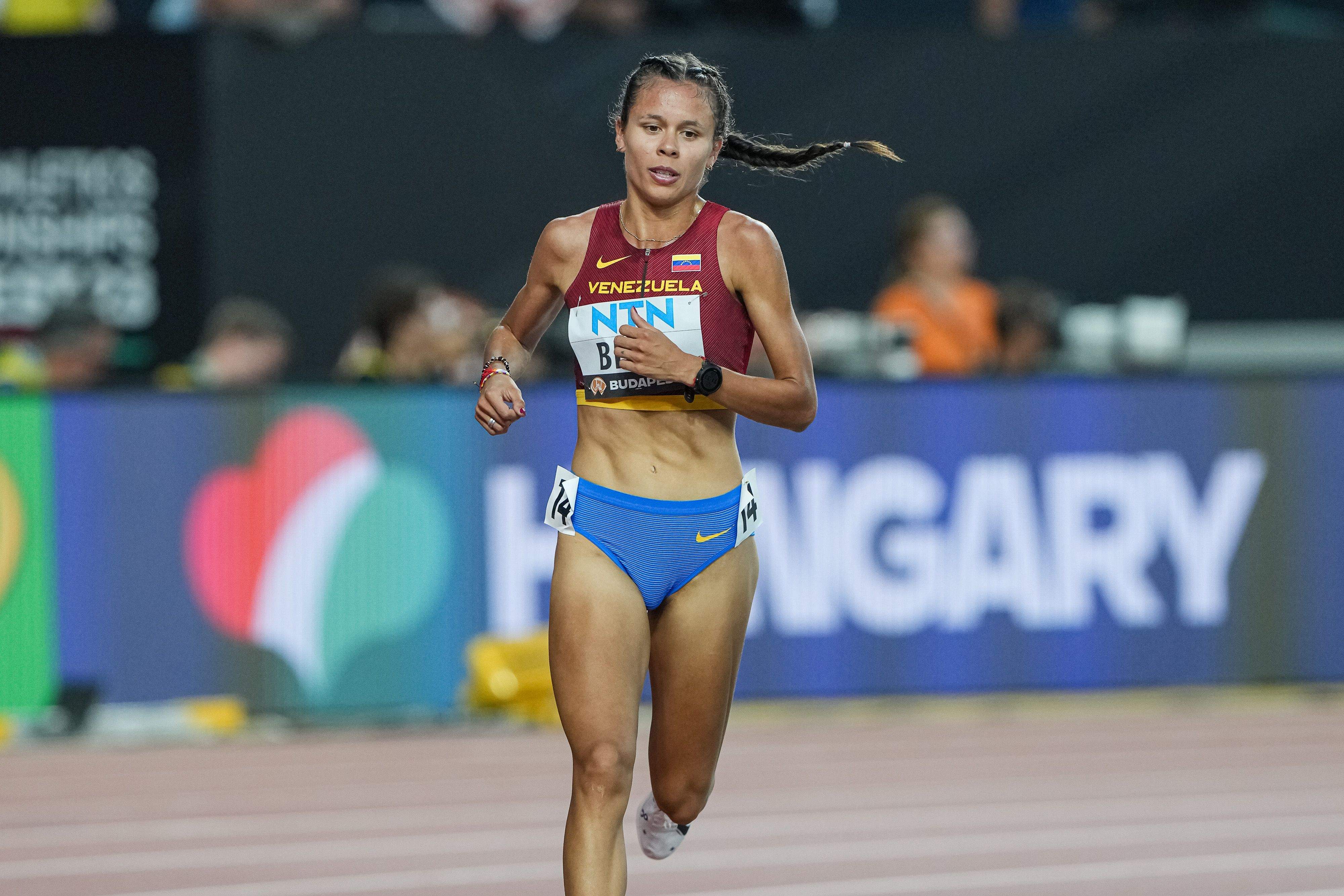 Joselyn Brea compitiendo en el Campeonato del Mundo de Budapest 2023. SPORTMEDIA.