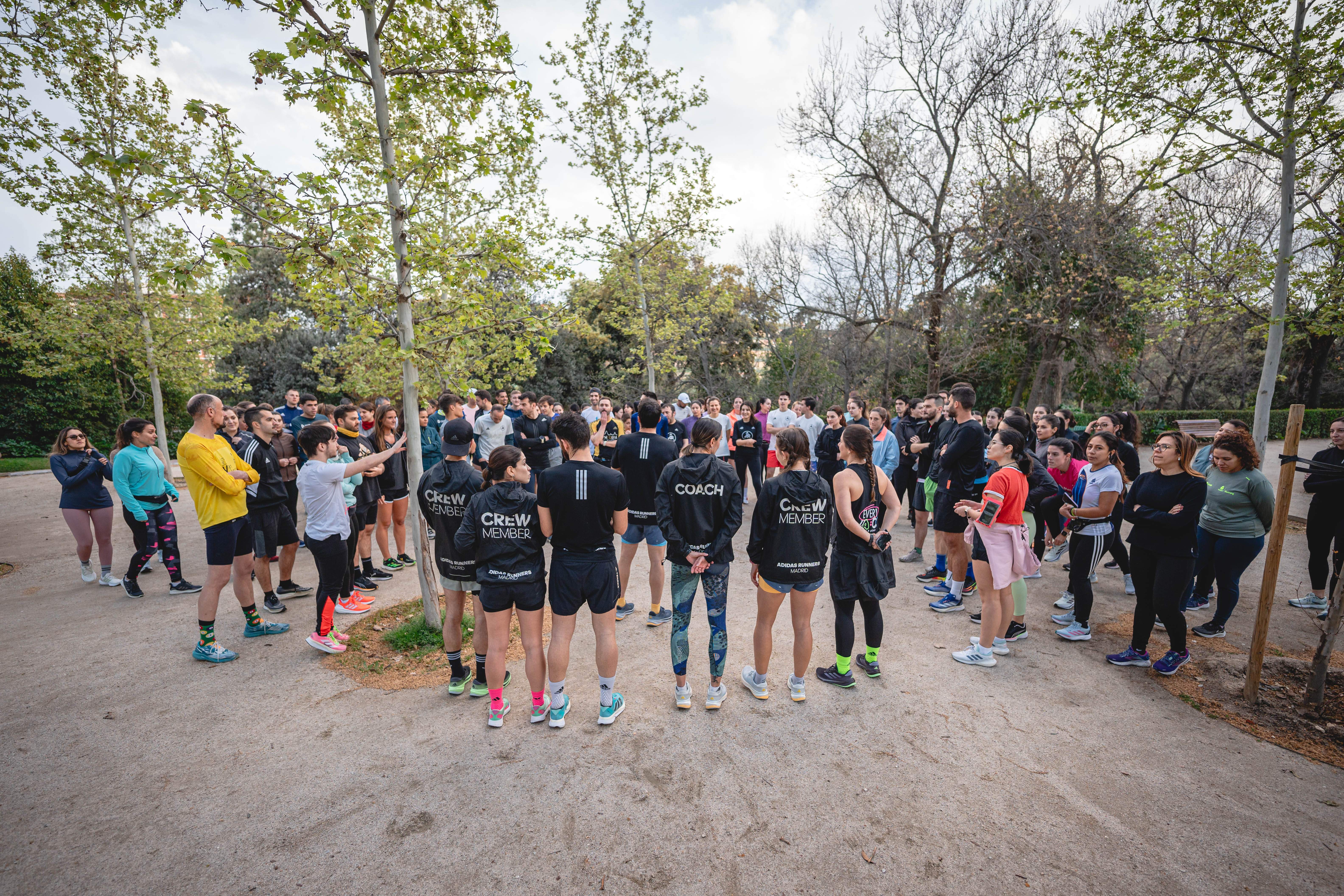 Charla previa a uno de los entrenamientos de adidas Runners Madrid. VÍCTOR SECO (VSM PHOTOEVENTS)