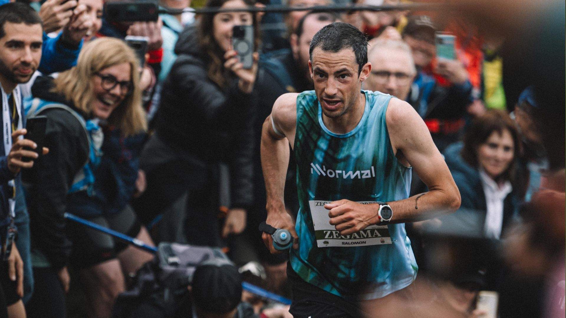 Kilian Jornet durante la Zegama Aizkorri 2024. FOTORUNNERS. Kilian Jornet durante la Zegama Aizkorri 2024. FOTORUNNERS.