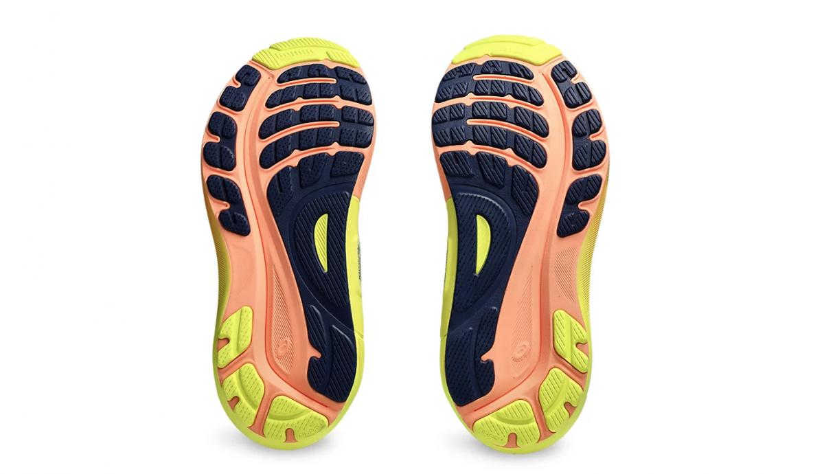 suela Kayano 31