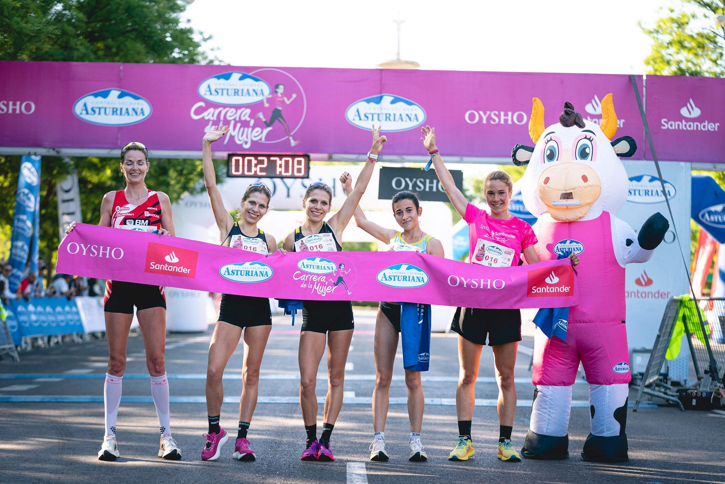 La Carrera de la Mujer Central Lechera Asturiana no para de crecer y de fomentar el deporte entre las mujeres. La Carrera de la Mujer Central Lechera Asturiana no para de crecer y de fomentar el deporte entre las mujeres.