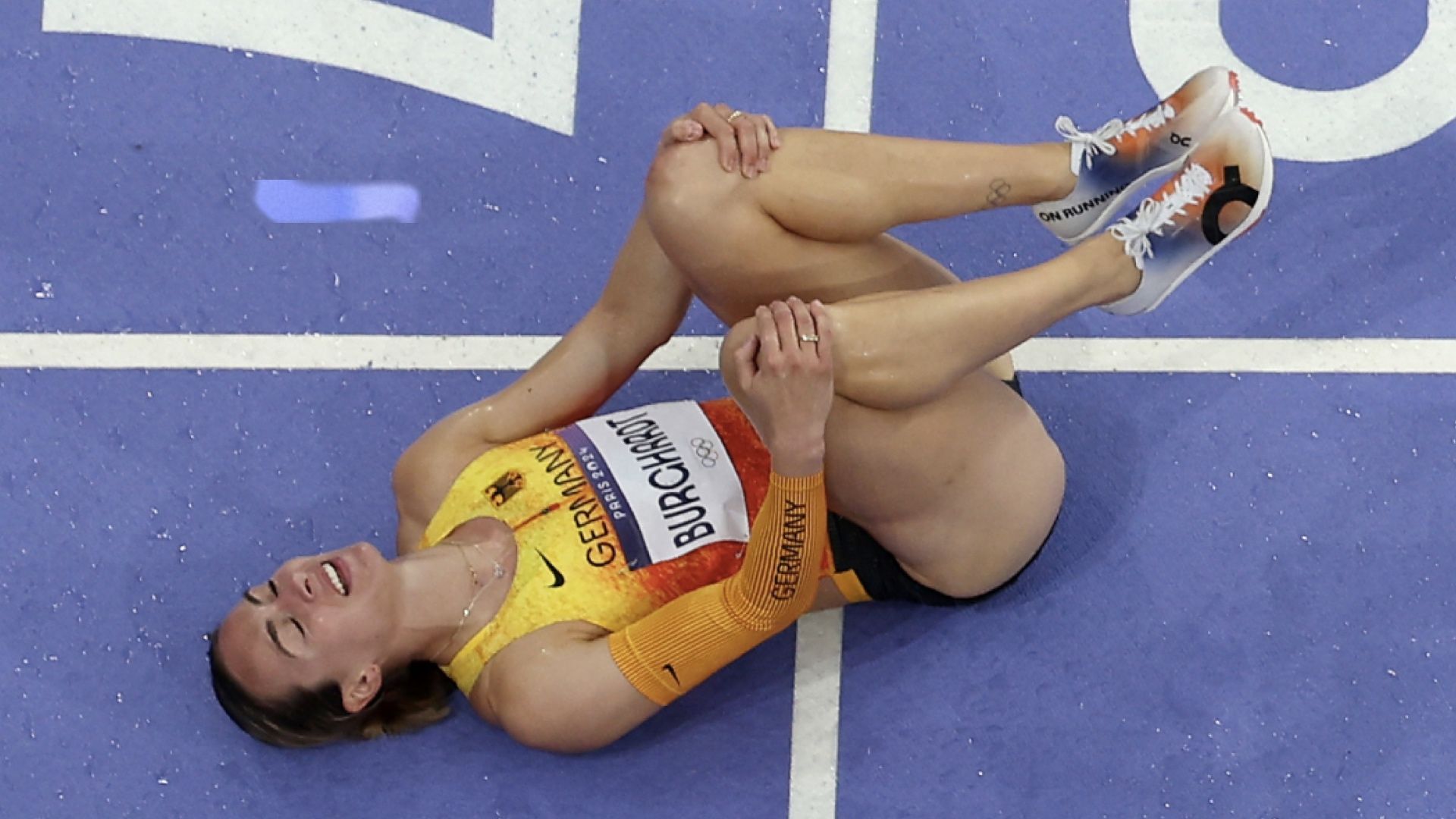 Alexandra Burghardt se convirtió en París en la séptima persona en la historia en tener medalla en Juegos Olímpicos de verano y de invierno. ON RUNNING.