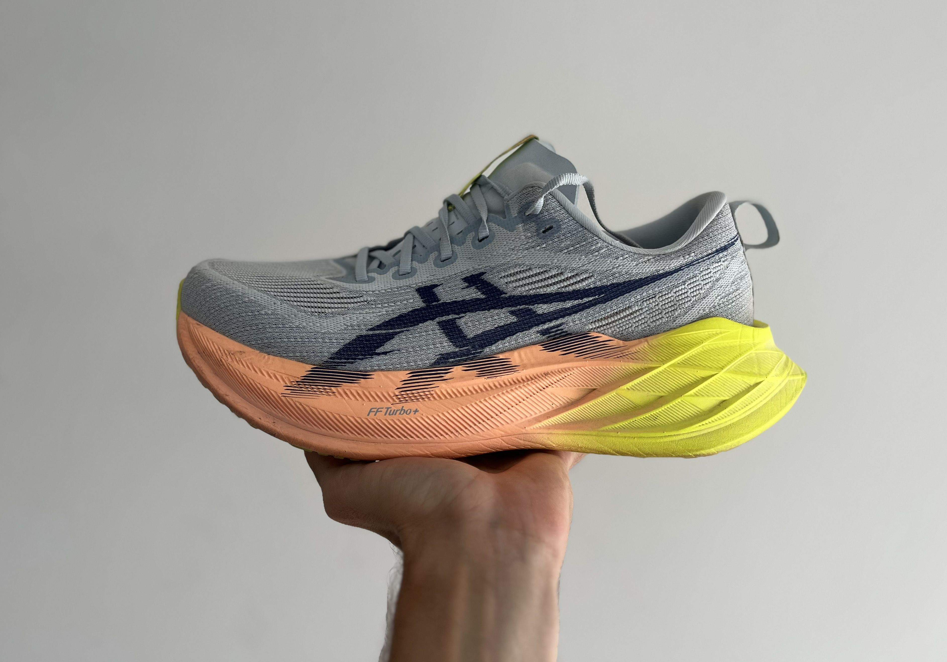 Detalle de las Asics Superblast 2 que hemos probado.