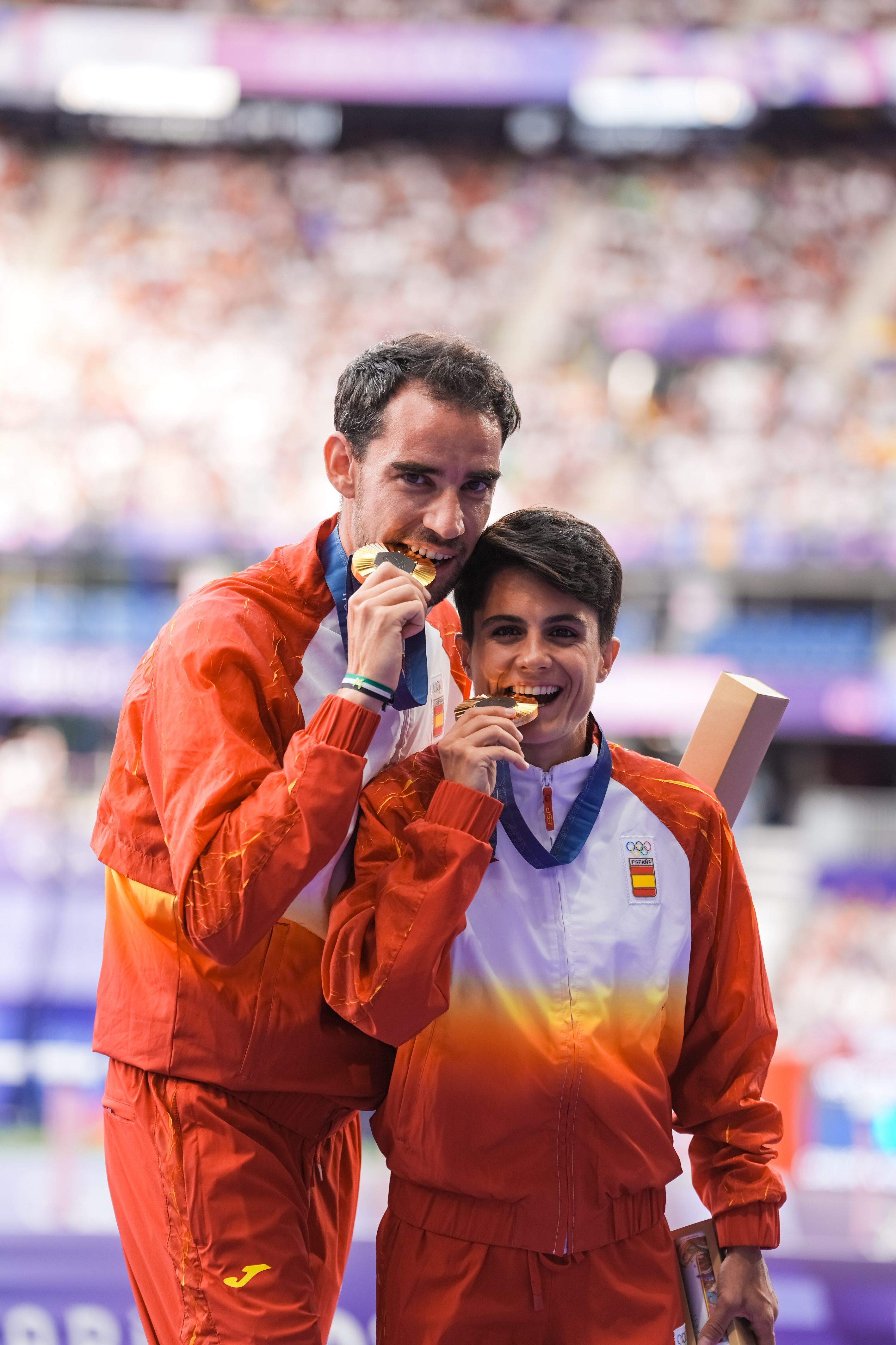 María Pérez completó en París los mejores Juegos Olímpicos de una atleta española en toda la historia. Campeona mundial de 20 y 35 km marcha hace un año, superó una fractura en el sacro para colgarse la plata en los 20 km y ganar el oro en el relevo mixto de maratón junto a Álvaro Martín.  Álvaro Martín se ha convertido, por derecho propio, en el mejor marchador español de la historia… Y ya es decir. El bicampeón mundial conquistó el bronce en los 20 km y posteriormente el oro junto a María Pérez en el relevo mixto, antes de anunciar que París habían sido sus cuartos y últimos Juegos. Lo ha ganado todo en su carrera.