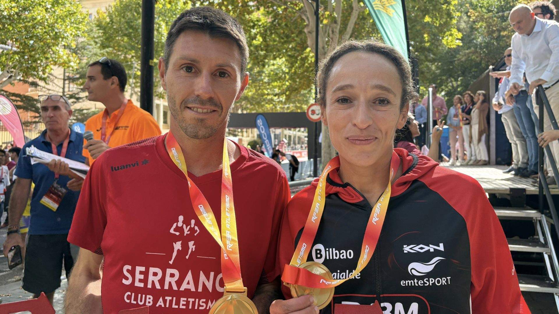 Chiki Pérez y Kaoutar Boualid, los campeones de España de medio maratón en Albacete. RFEA.