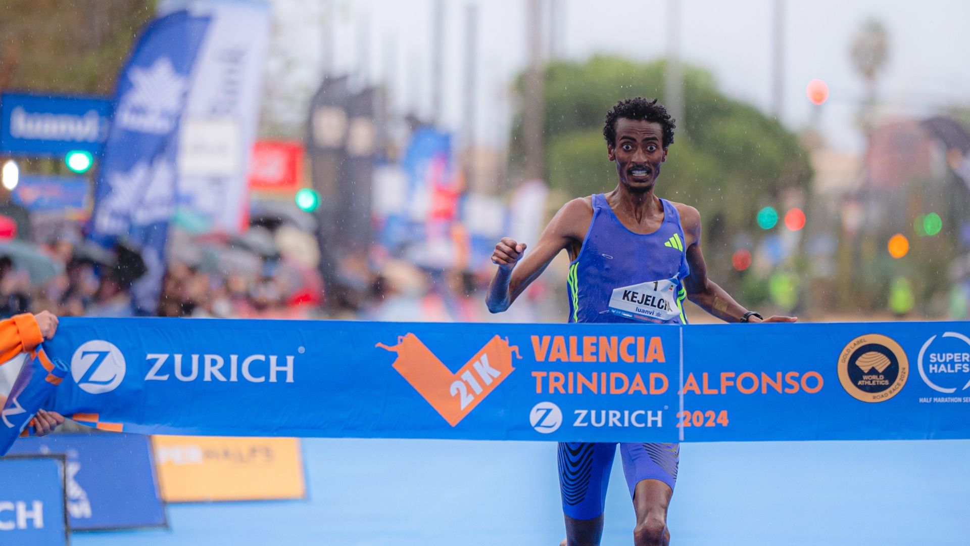 Yomif Kejelcha es la gran estrella del Medio Maratón de Valencia / Foto: VSM PHOTOEVENTS