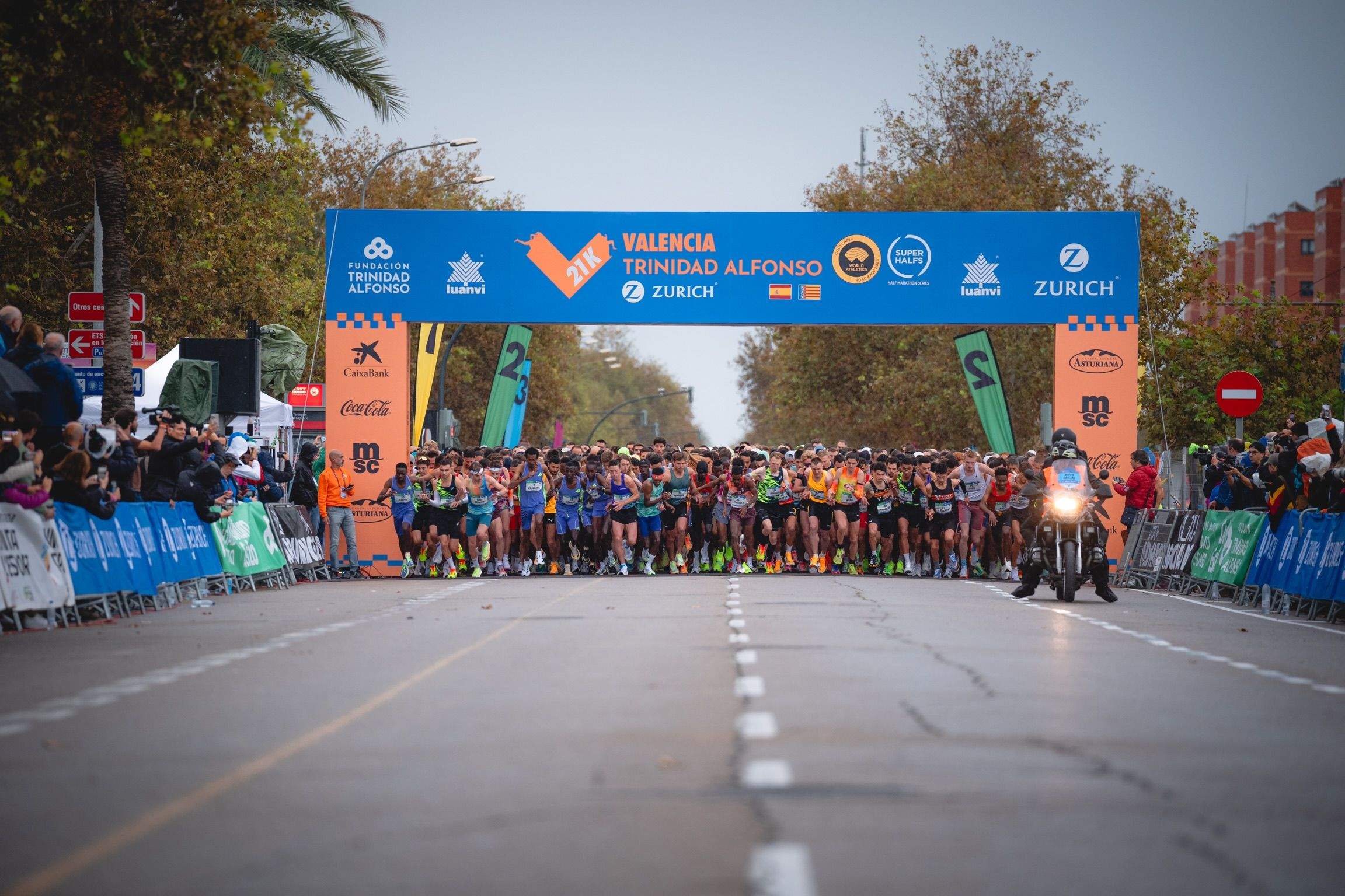 Salida del Medio Maratón de Valencia 2024. VSM PHOTOEVENTS. Salida del Medio Maratón de Valencia 2024. VSM PHOTOEVENTS.