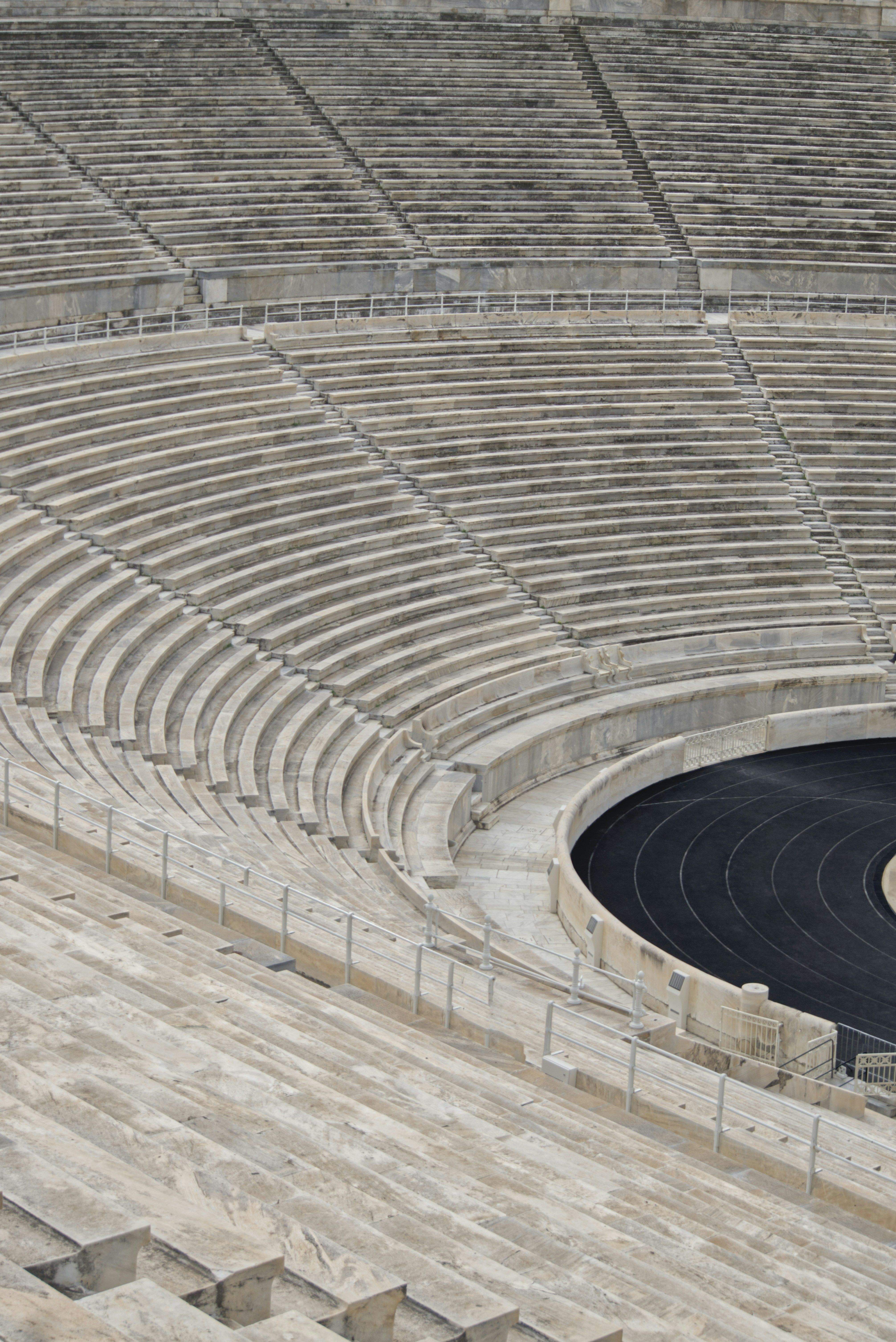 Detalle de las gradas, hechas con mármol blanco, del Estadio Panathinaikó de Atenas.