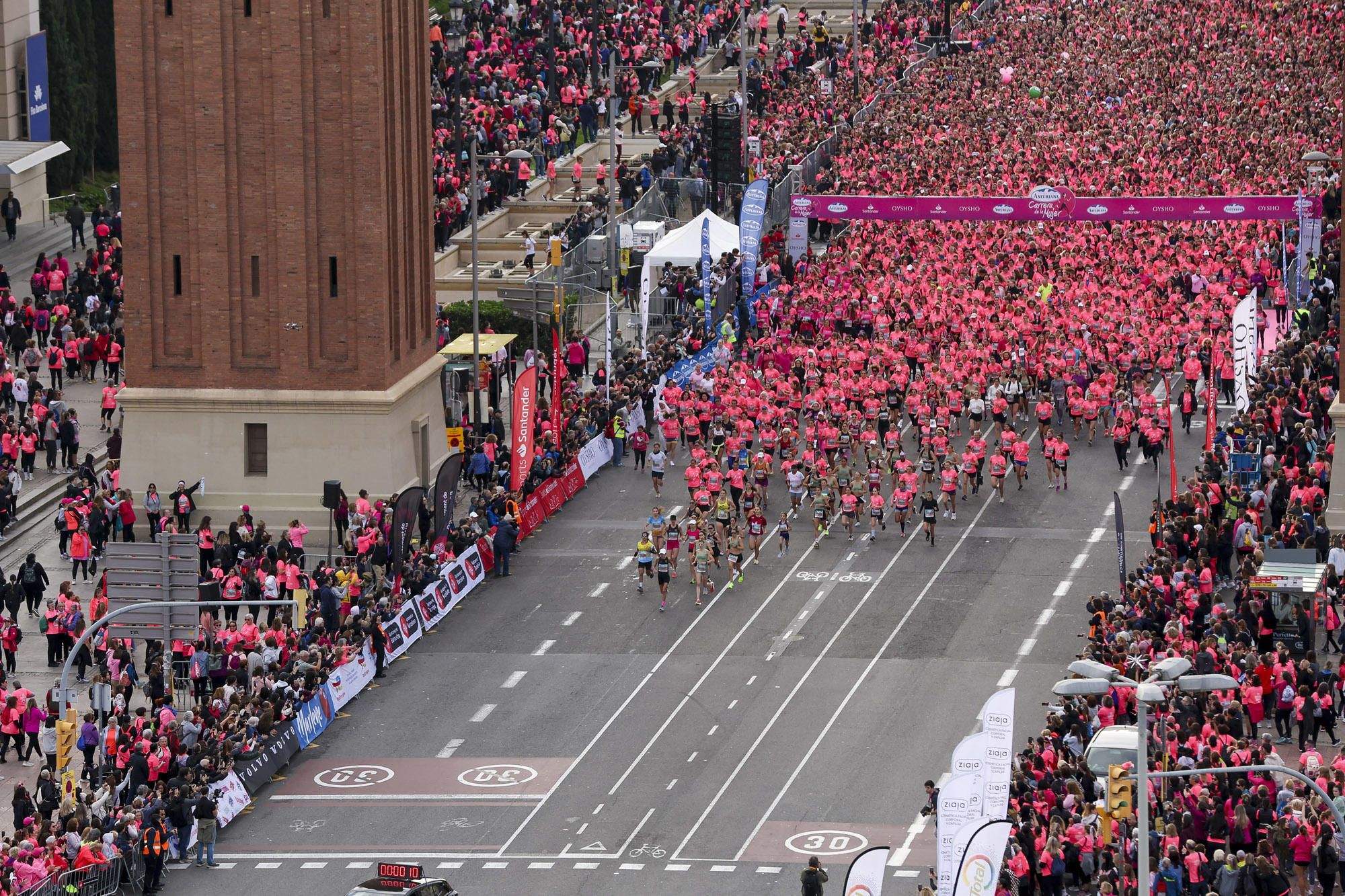 Las mejores fotos de la Carrera de la Mujer de Barcelona 2024. GL 09109