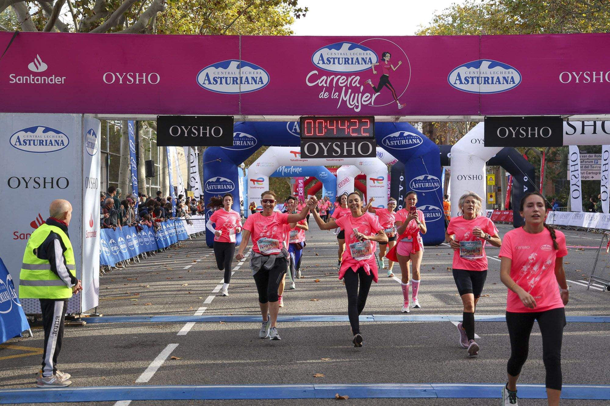 Las mejores fotos de la Carrera de la Mujer de Barcelona 2024. GL 01139