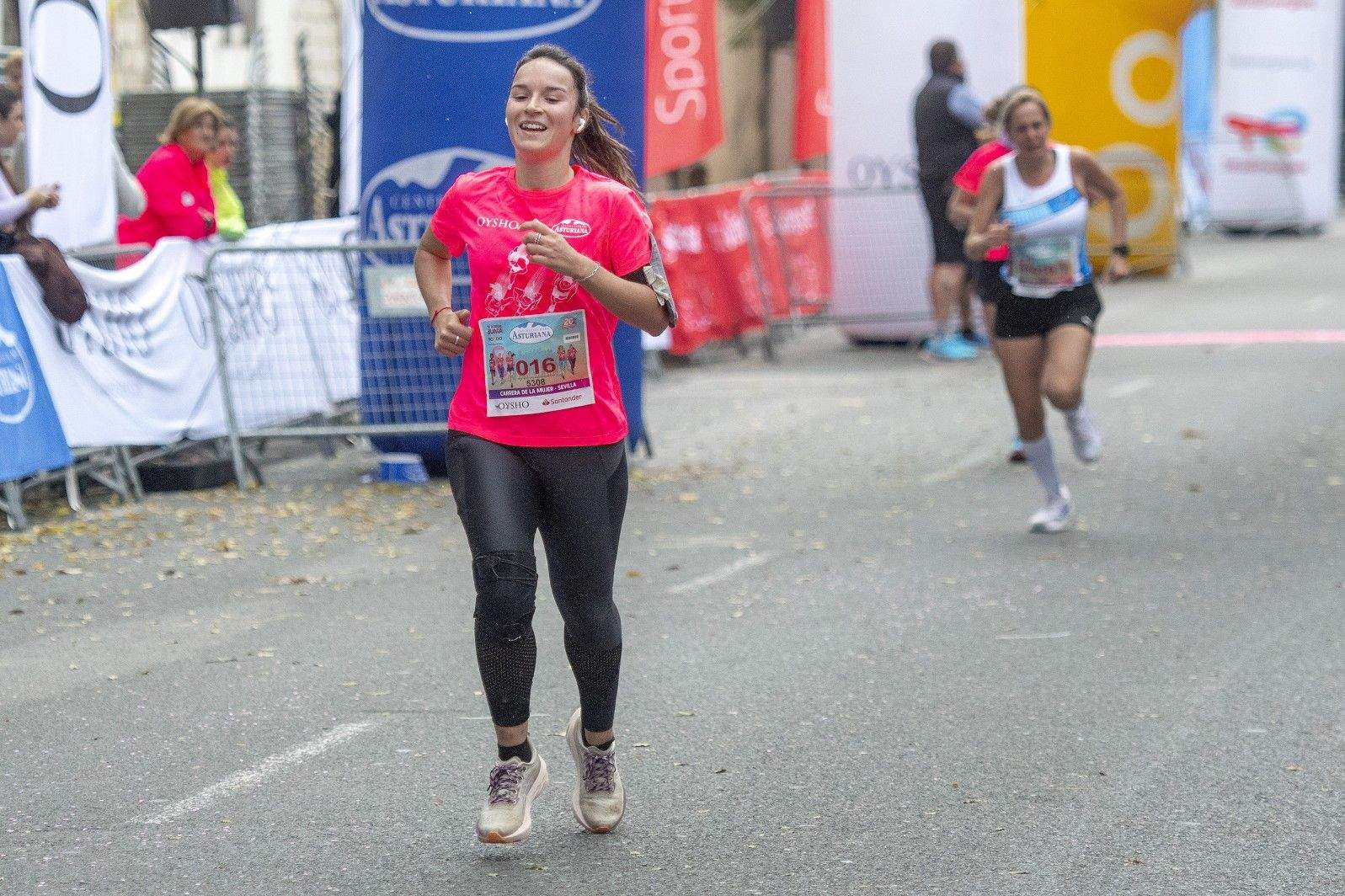 Las mejores fotos de la Carrera de la Mujer de Sevilla 2024. 163.