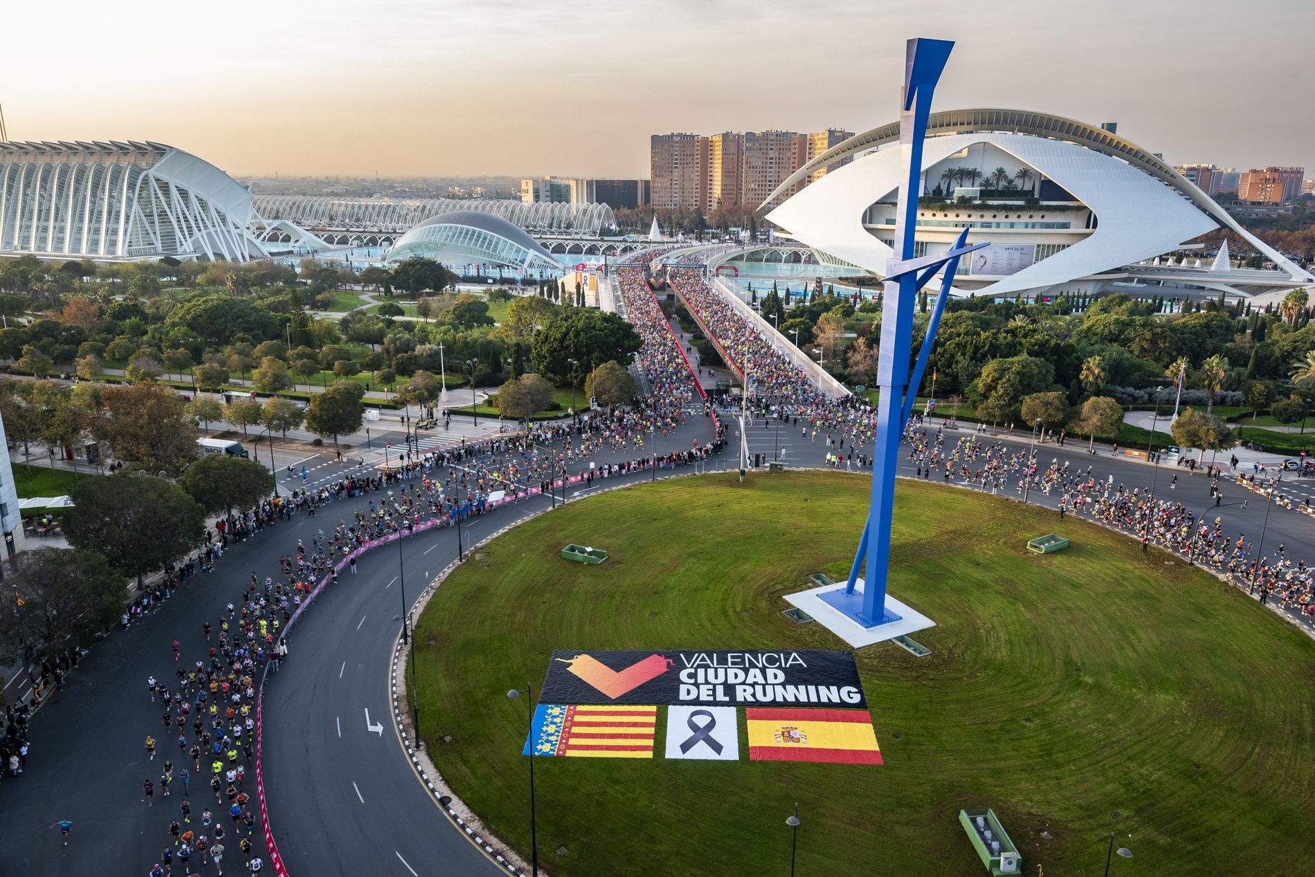 La icónica salida del Maratón Valencia Trinidad Alfonso Zurich es el objeto de deseo de miles de corredores de todo el mundo.