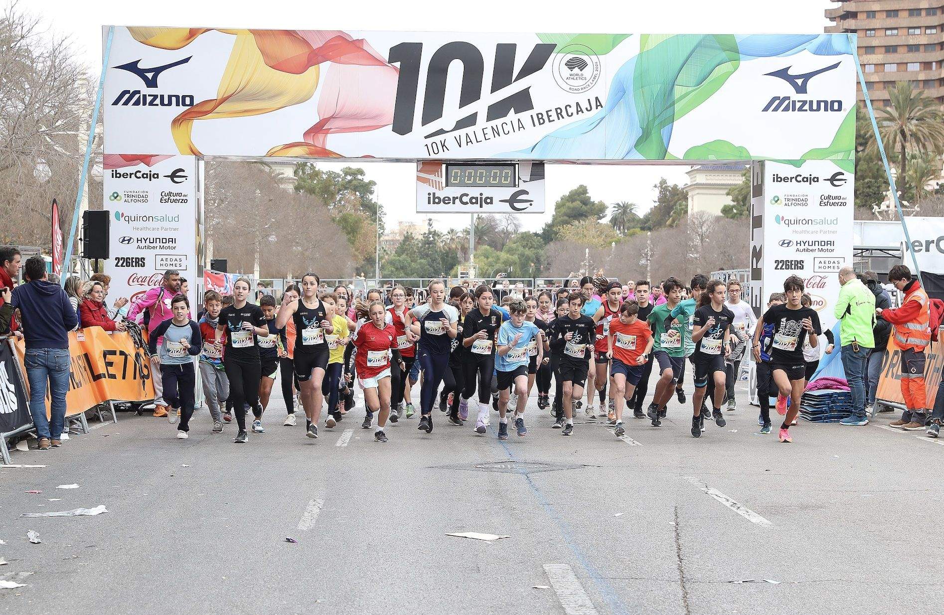 El 10Kids Valencia Quirónsalud demuestra cada año que en el 10K Valencia Ibercaja by Kiprun tiene cabida desde la súper élite mundial hasta los niños y niñas que disputan su primera carrera.