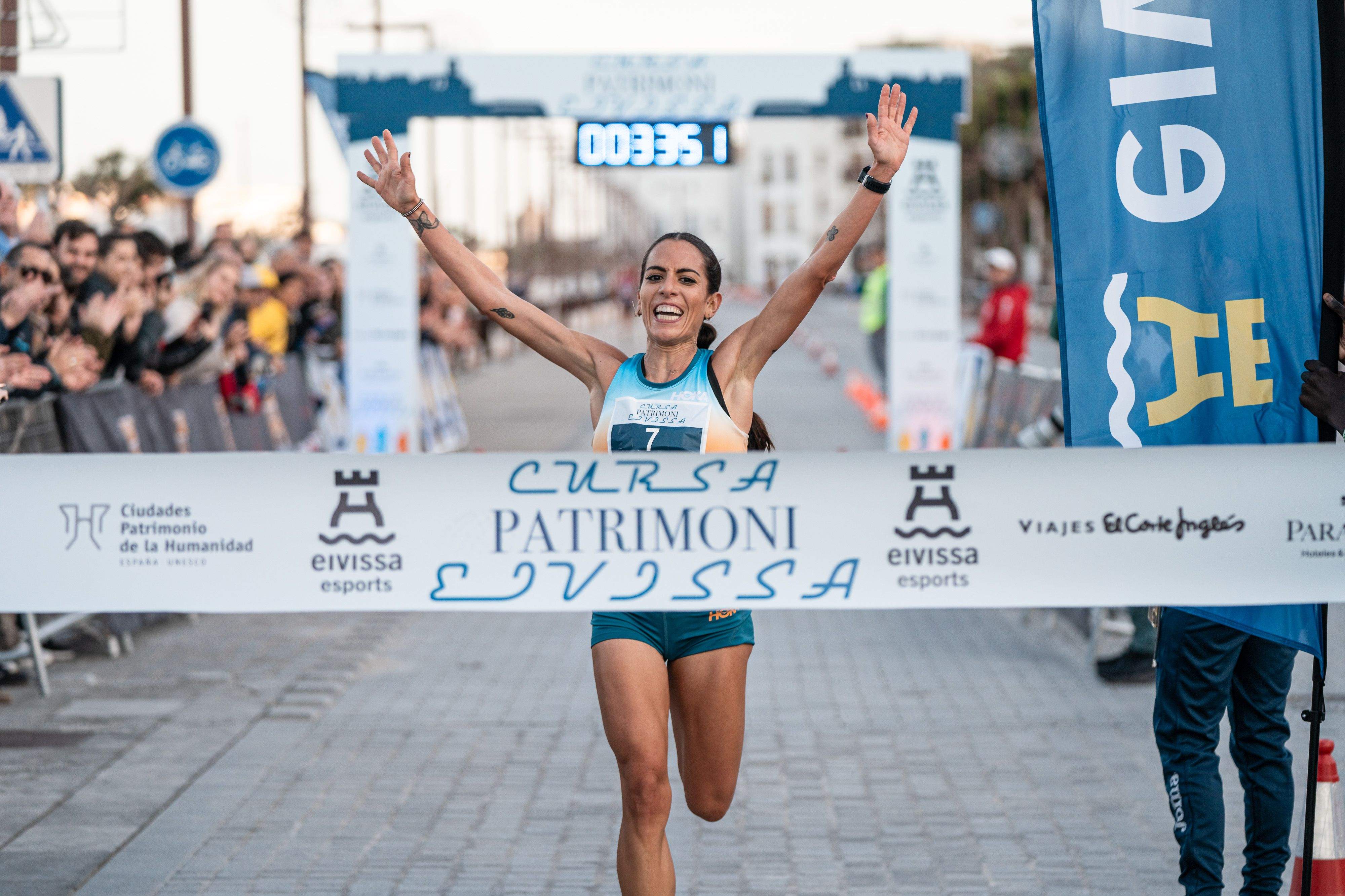 Lidia Campo ganando la Cursa Patrimoni Ibiza 2023. SPORTMEDIA
