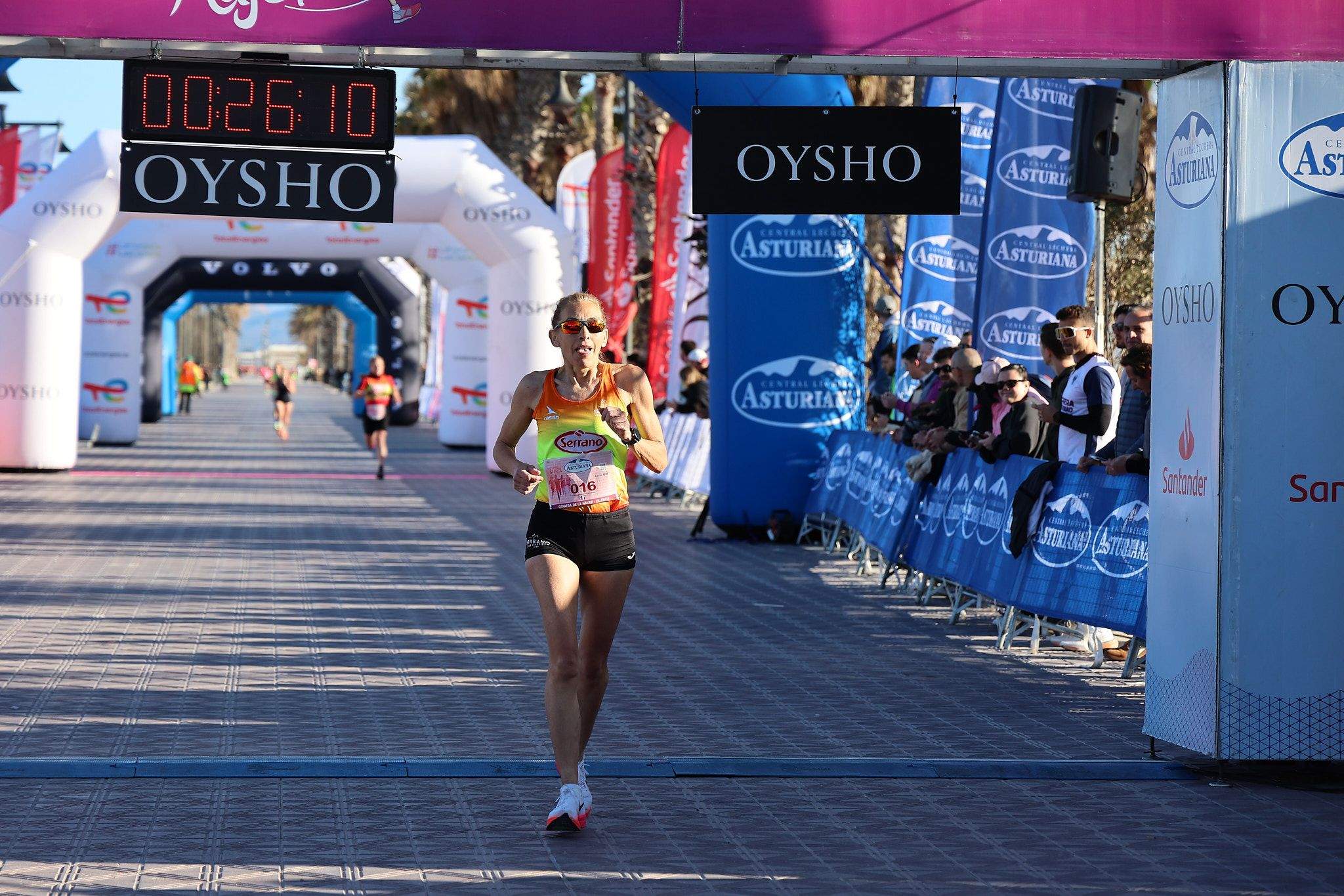 Las mejores fotos de la Carrera de la Mujer Central Lechera Asturiana de Valencia 2025. 257