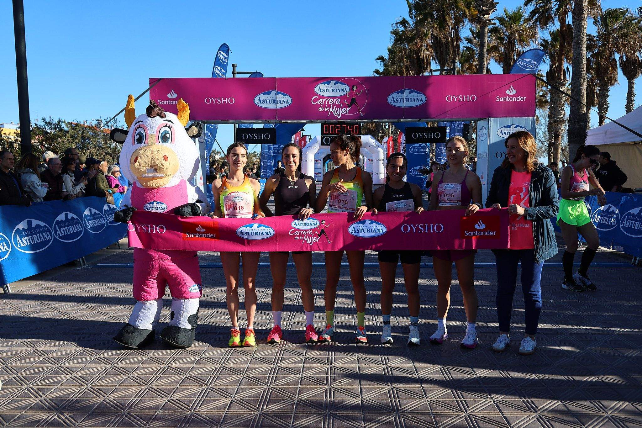 Las mejores fotos de la Carrera de la Mujer Central Lechera Asturiana de Valencia 2025. 275