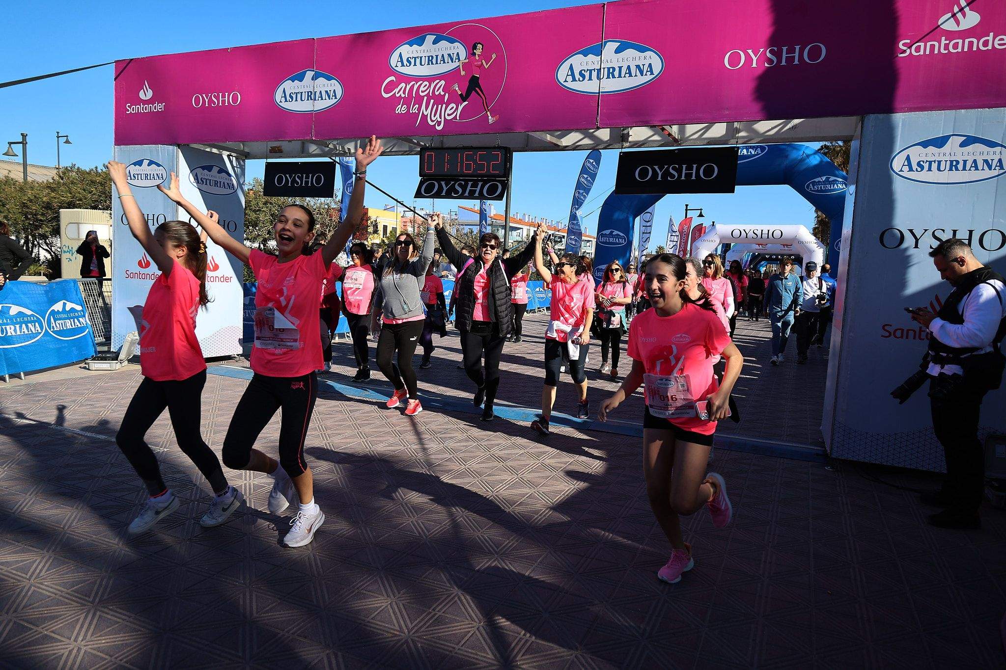 Las mejores fotos de la Carrera de la Mujer Central Lechera Asturiana de Valencia 2025. 1002