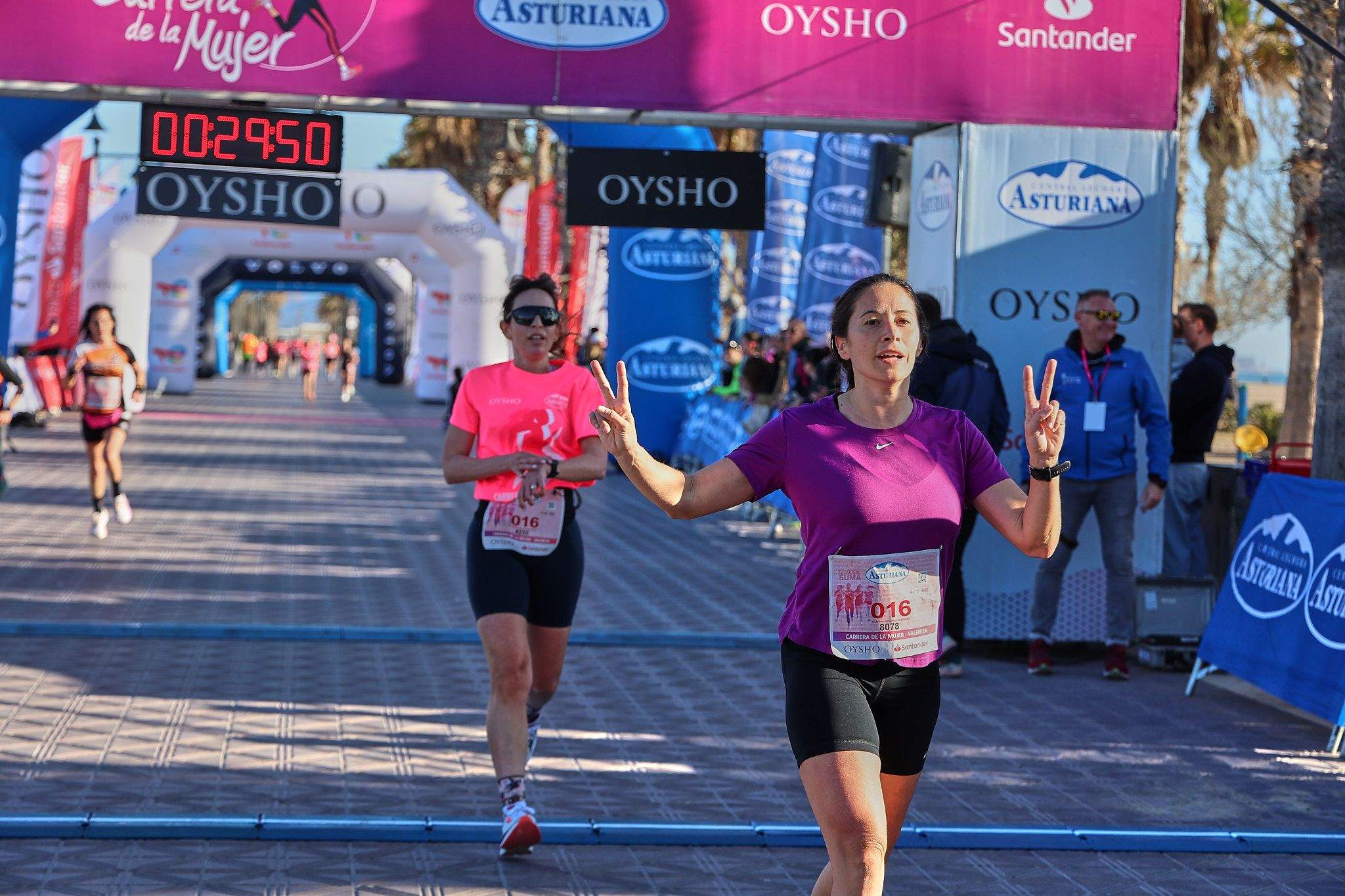 Las mejores fotos de la Carrera de la Mujer Central Lechera Asturiana de Valencia 2025. 292