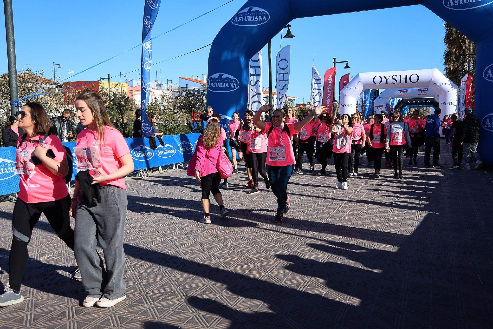 Las mejores fotos de la Carrera de la Mujer Central Lechera Asturiana de Valencia 2025. 1008