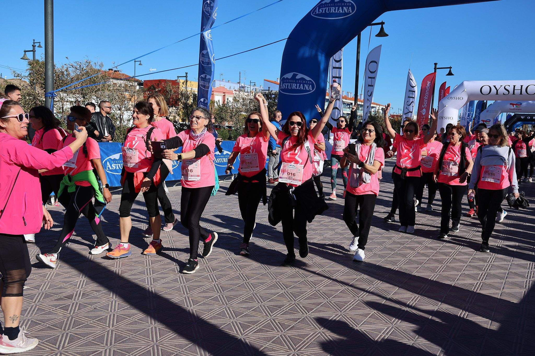 Las mejores fotos de la Carrera de la Mujer Central Lechera Asturiana de Valencia 2025. 1010