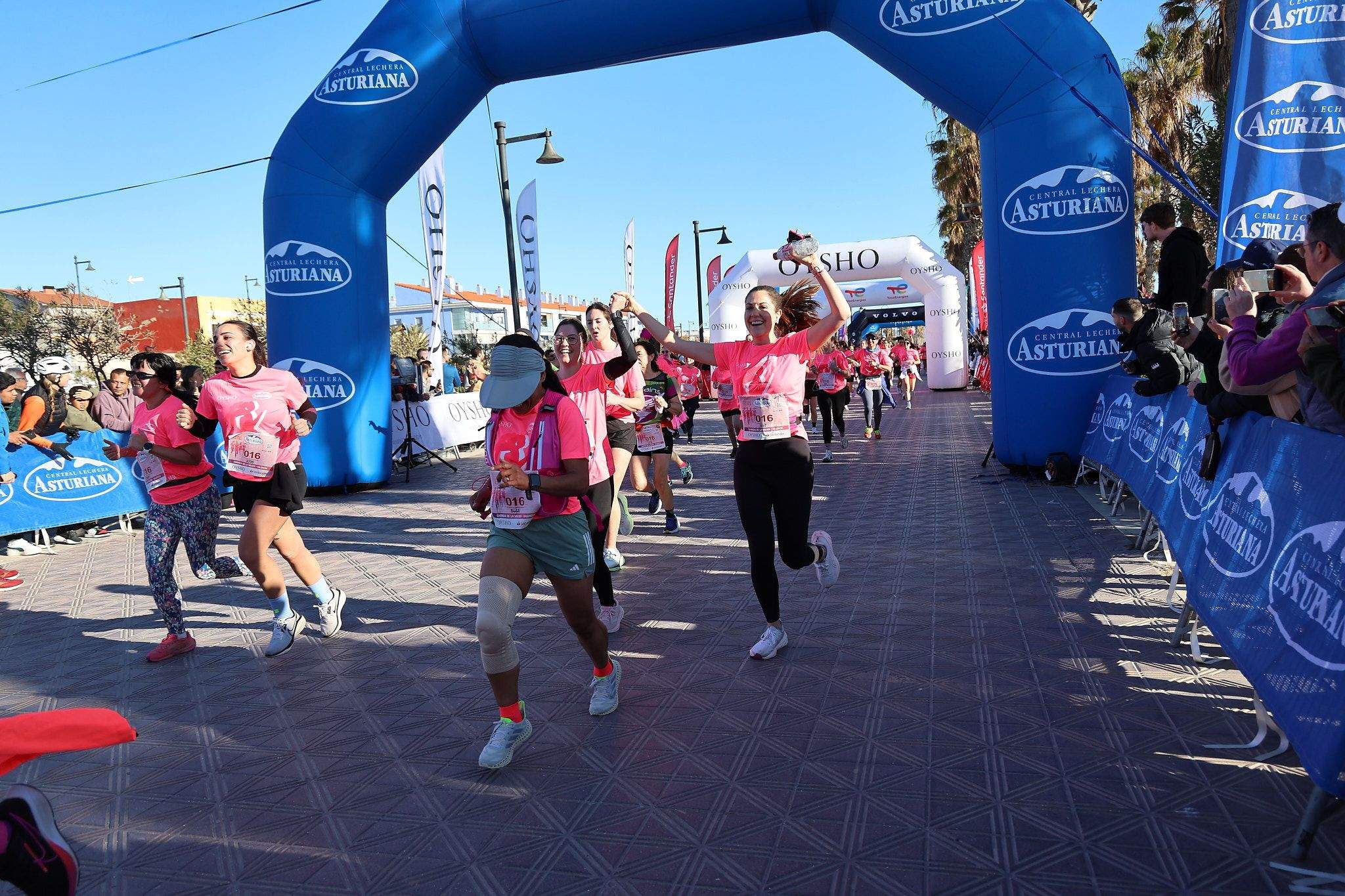 Las mejores fotos de la Carrera de la Mujer Central Lechera Asturiana de Valencia 2025. 779