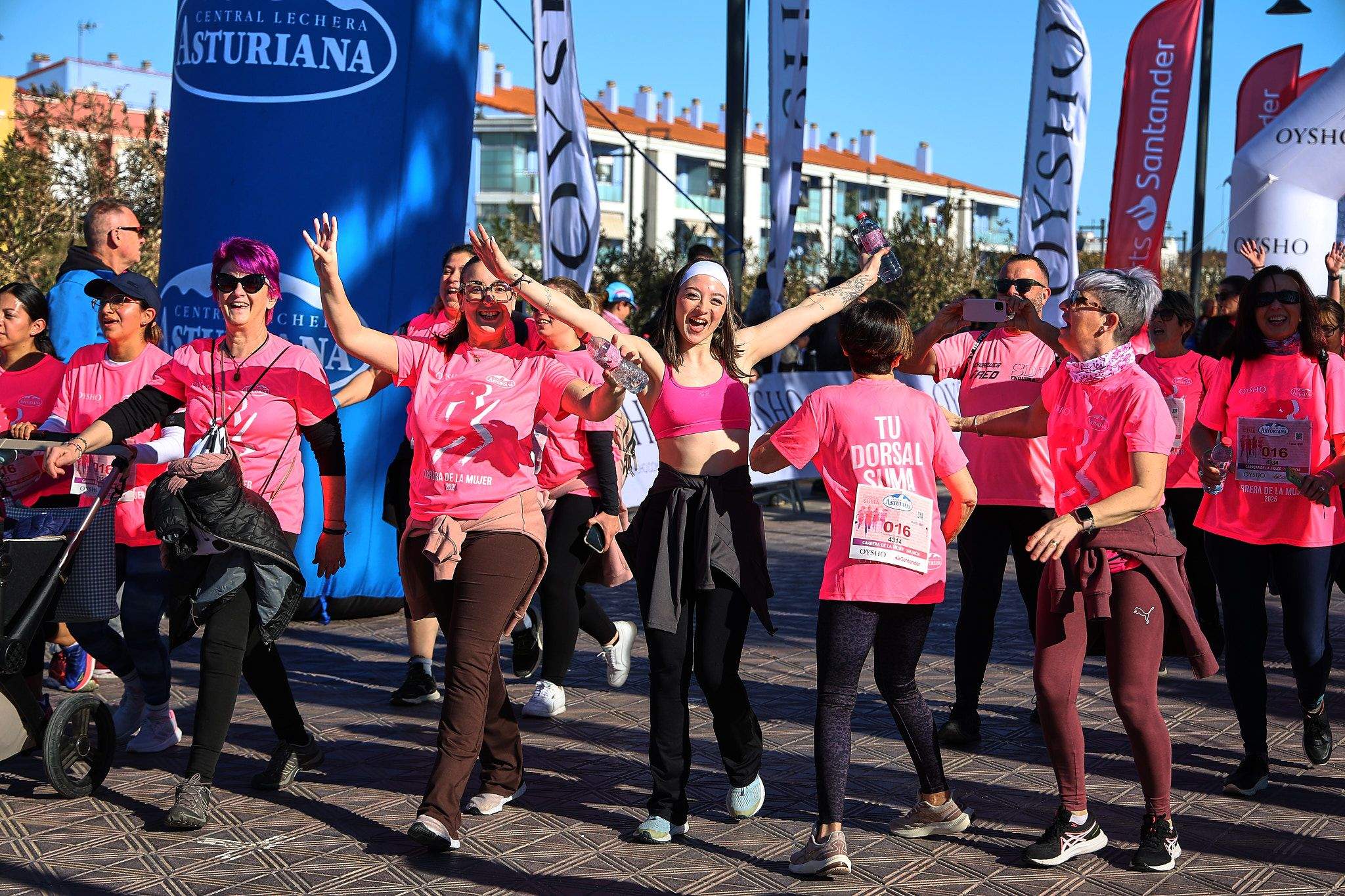 Las mejores fotos de la Carrera de la Mujer Central Lechera Asturiana de Valencia 2025. 1020