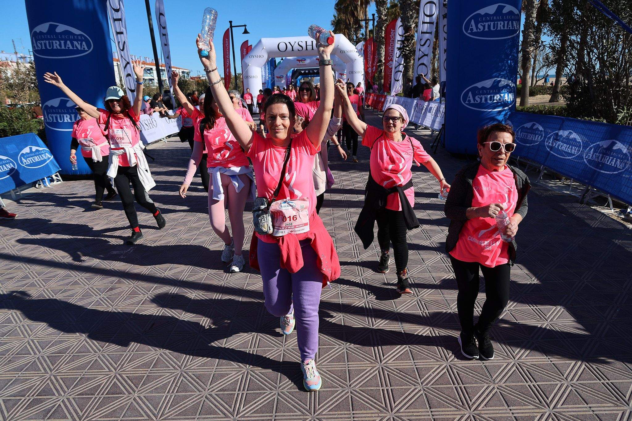 Las mejores fotos de la Carrera de la Mujer Central Lechera Asturiana de Valencia 2025. 1265