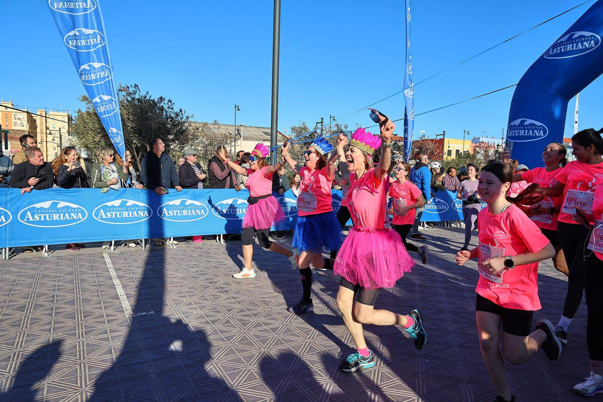 Las mejores fotos de la Carrera de la Mujer Central Lechera Asturiana de Valencia 2025. 786