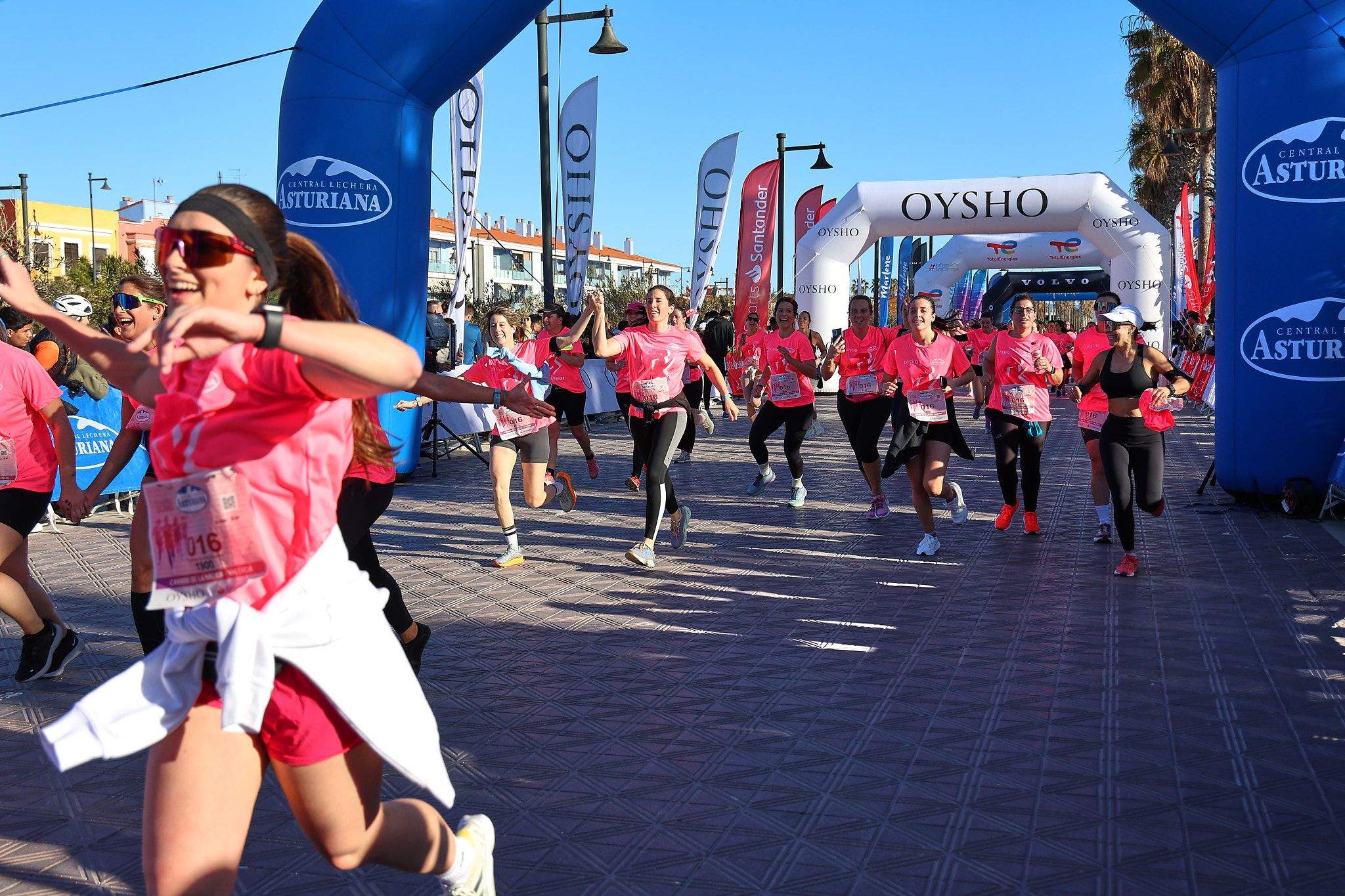 Las mejores fotos de la Carrera de la Mujer Central Lechera Asturiana de Valencia 2025. 790