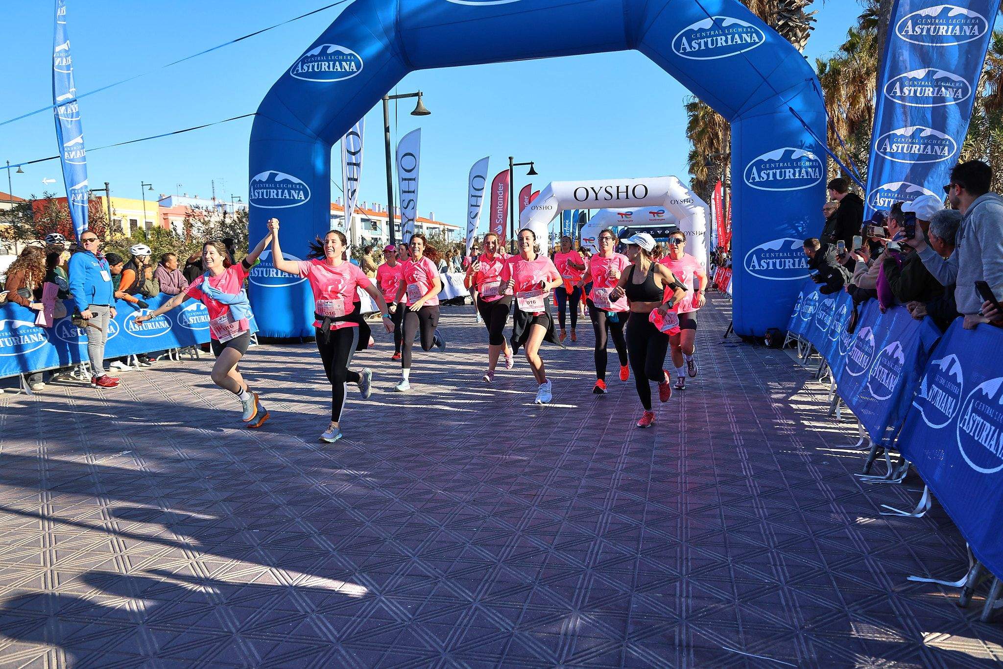 Las mejores fotos de la Carrera de la Mujer Central Lechera Asturiana de Valencia 2025. 791