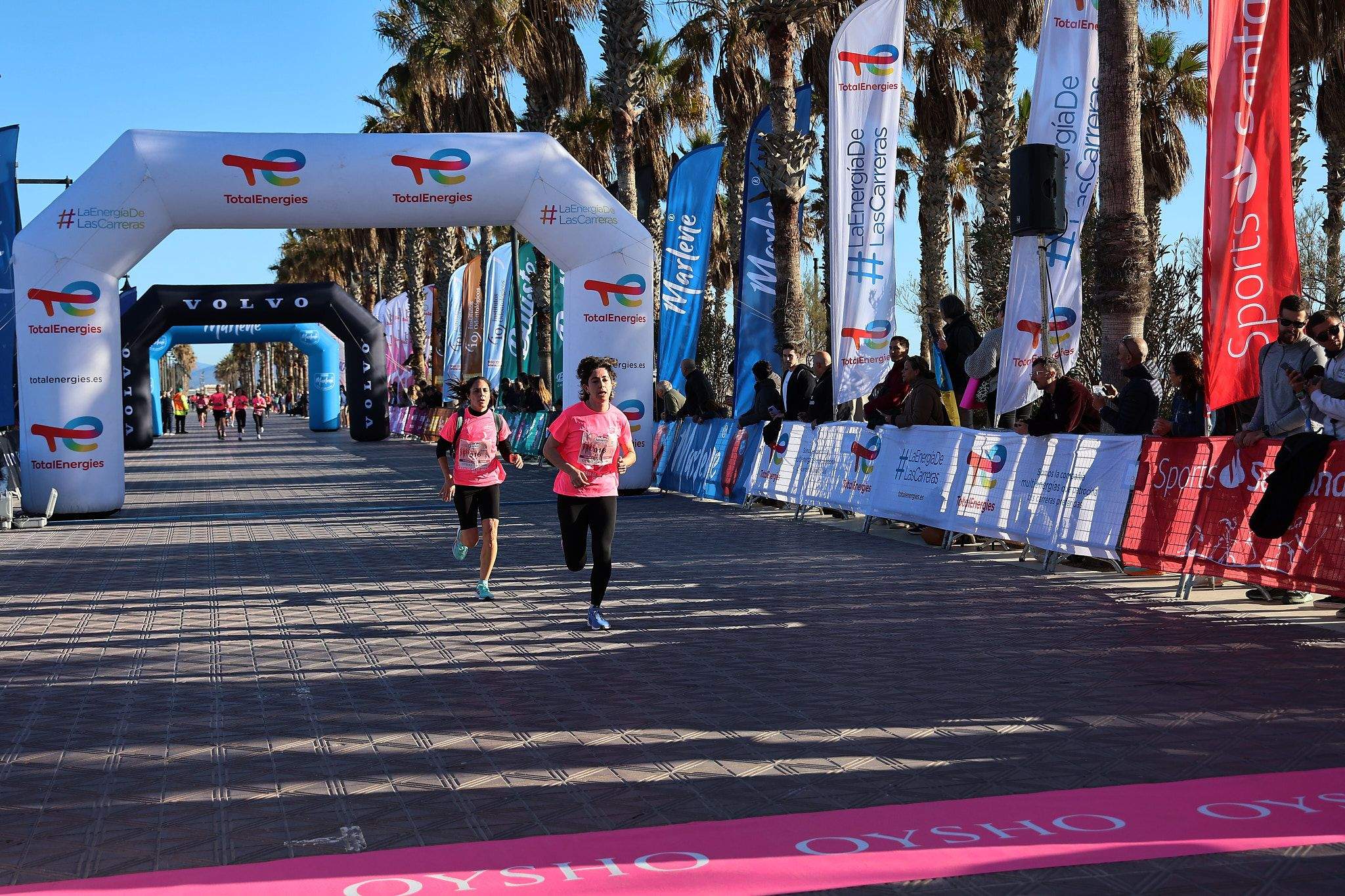 Las mejores fotos de la Carrera de la Mujer Central Lechera Asturiana de Valencia 2025. 322