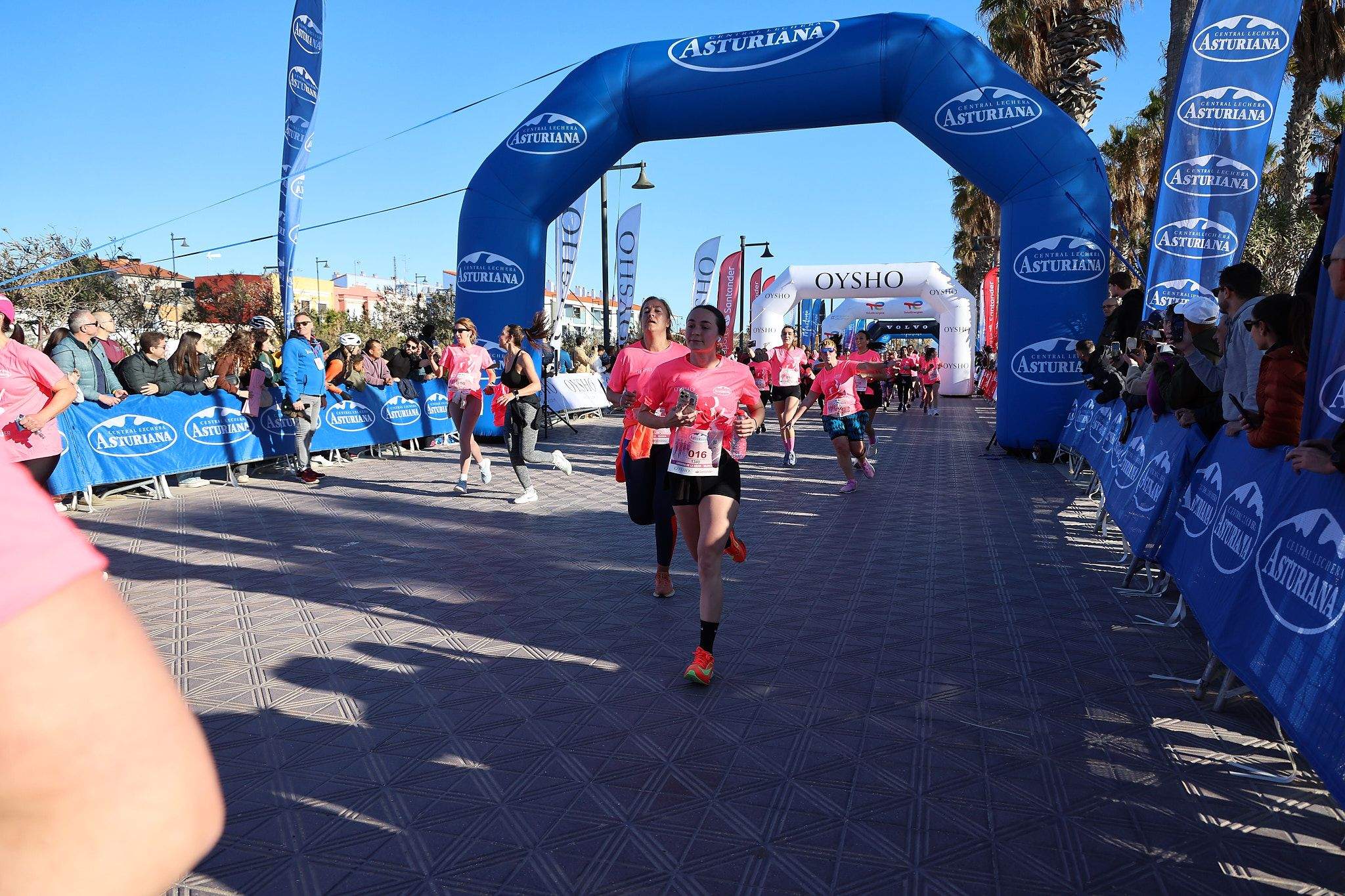 Las mejores fotos de la Carrera de la Mujer Central Lechera Asturiana de Valencia 2025. 796