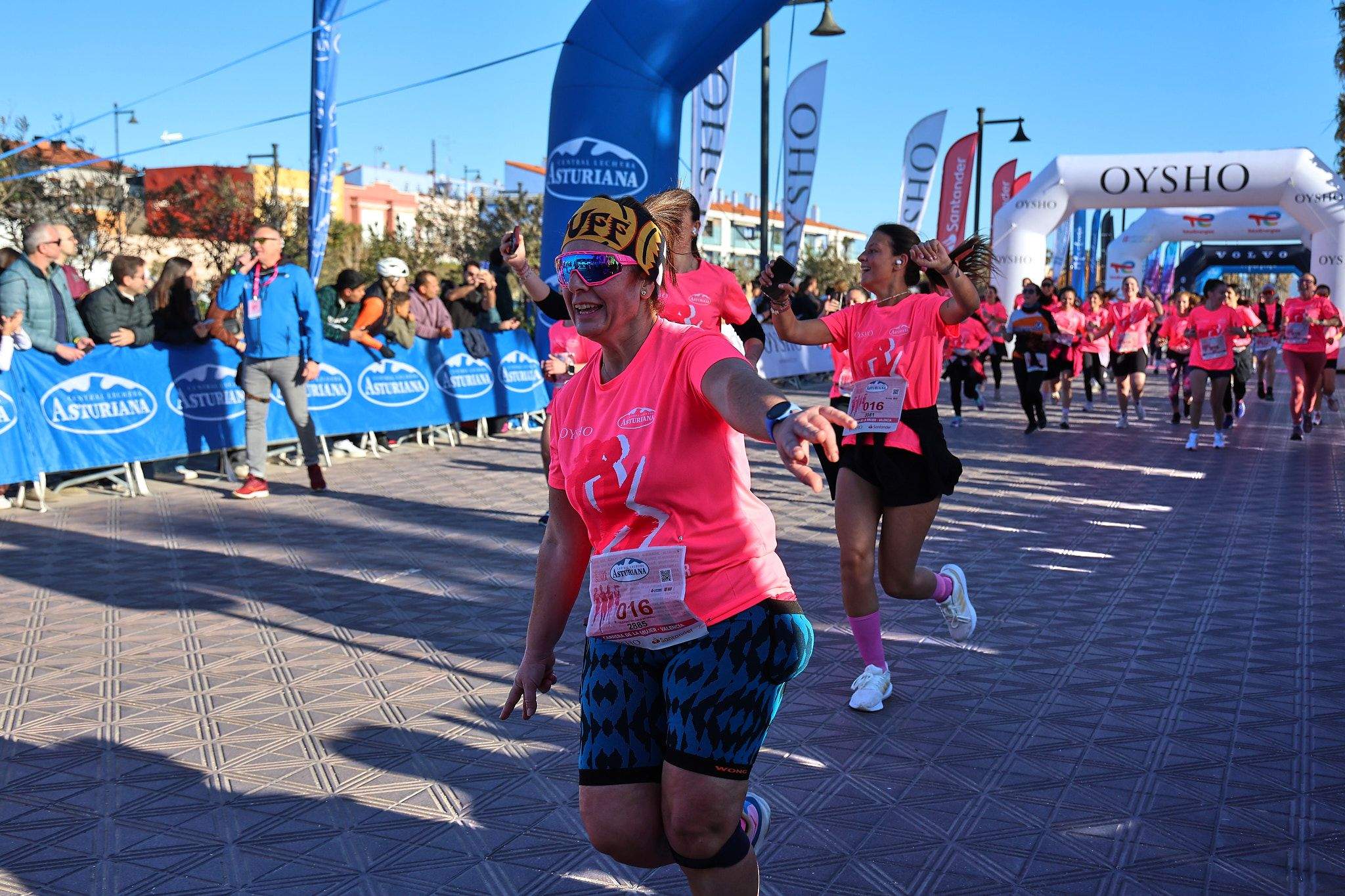 Las mejores fotos de la Carrera de la Mujer Central Lechera Asturiana de Valencia 2025. 798