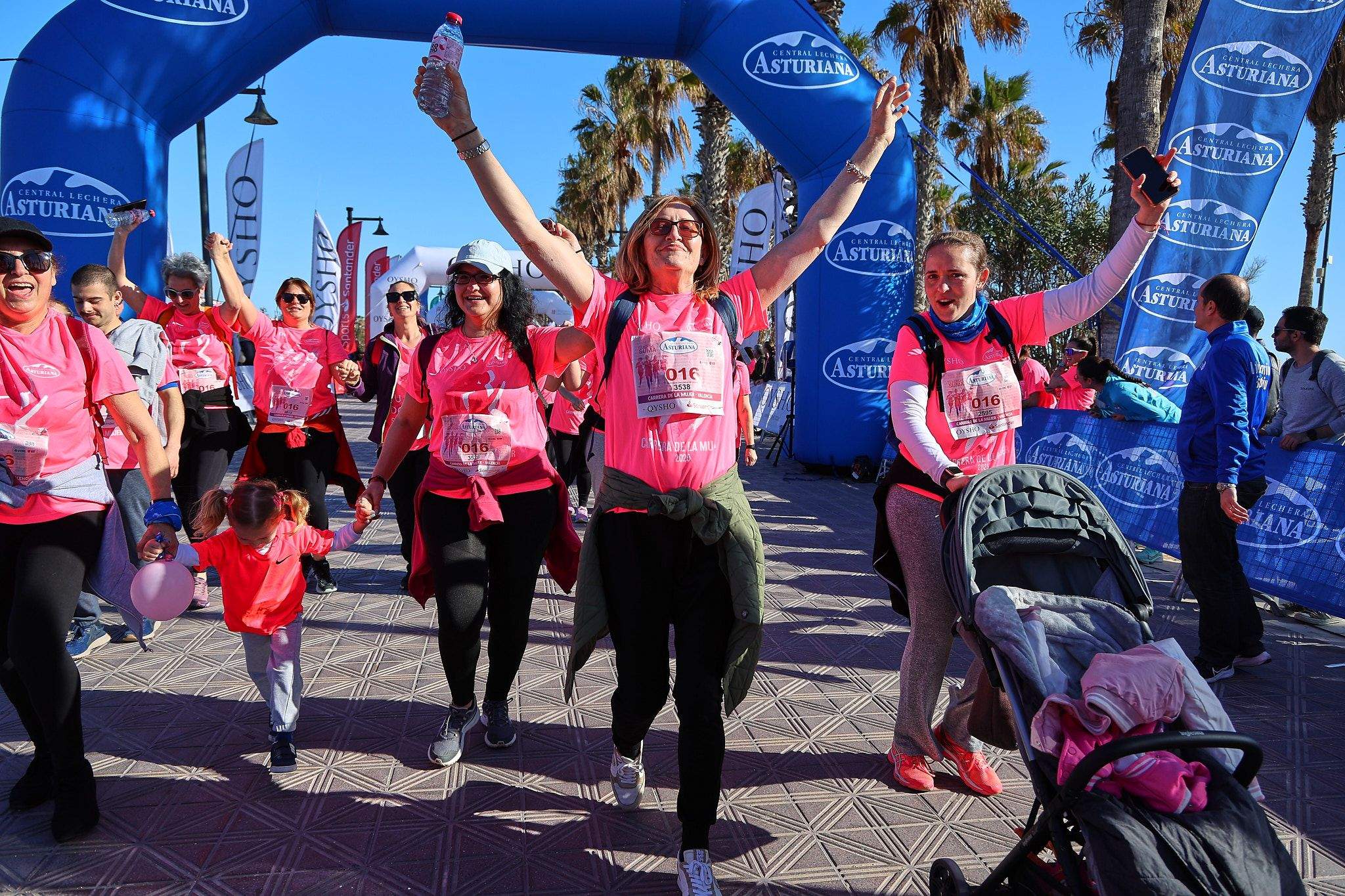 Las mejores fotos de la Carrera de la Mujer Central Lechera Asturiana de Valencia 2025. 1041