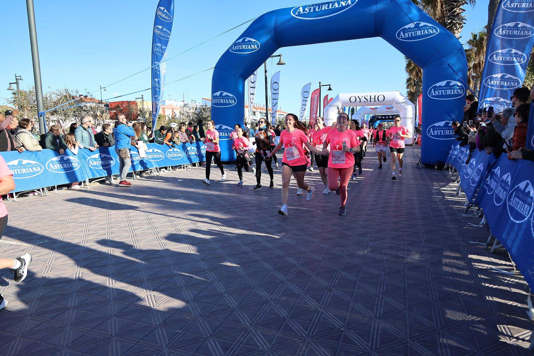 Las mejores fotos de la Carrera de la Mujer Central Lechera Asturiana de Valencia 2025. 803
