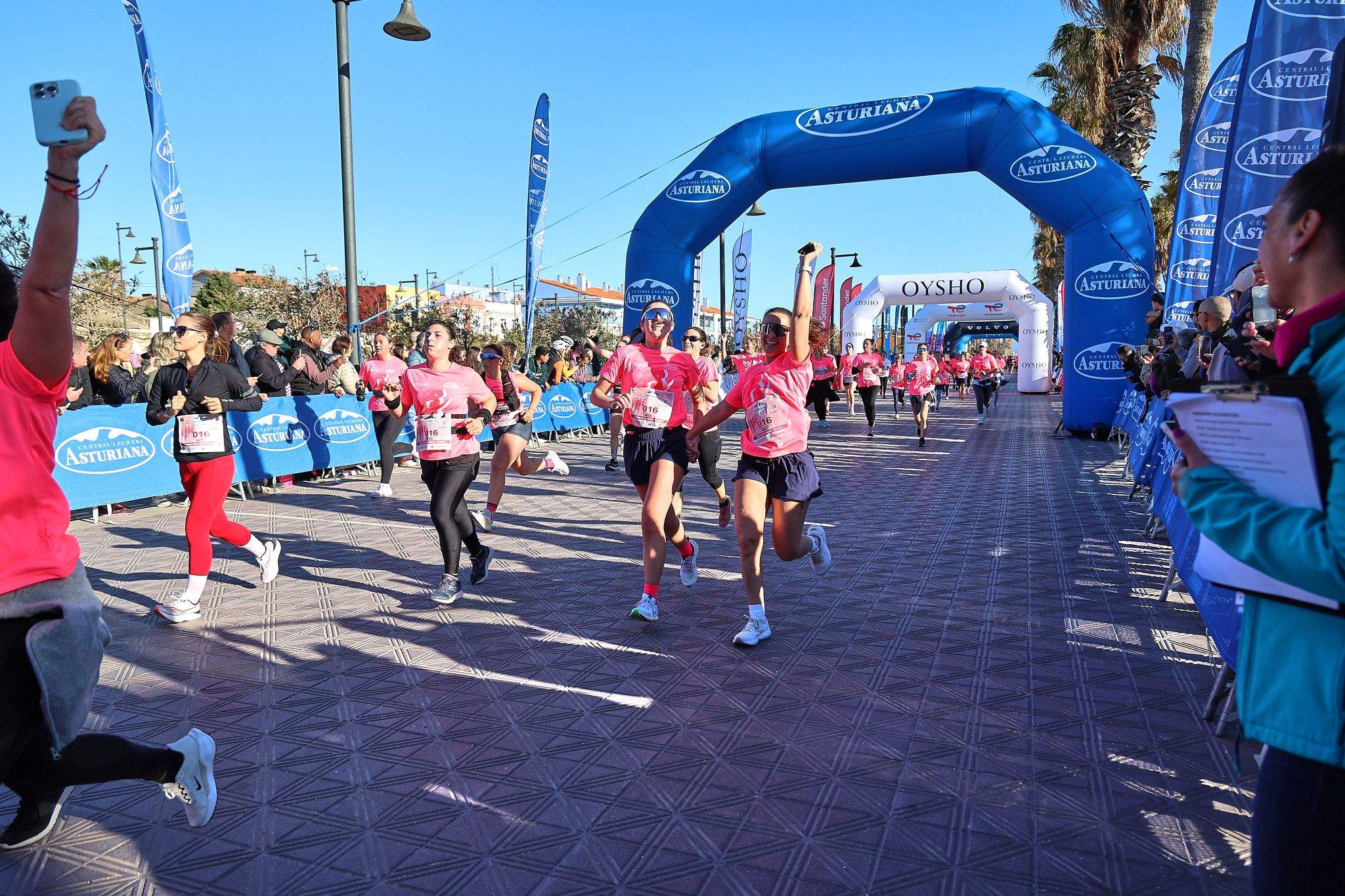 Las mejores fotos de la Carrera de la Mujer Central Lechera Asturiana de Valencia 2025. 809