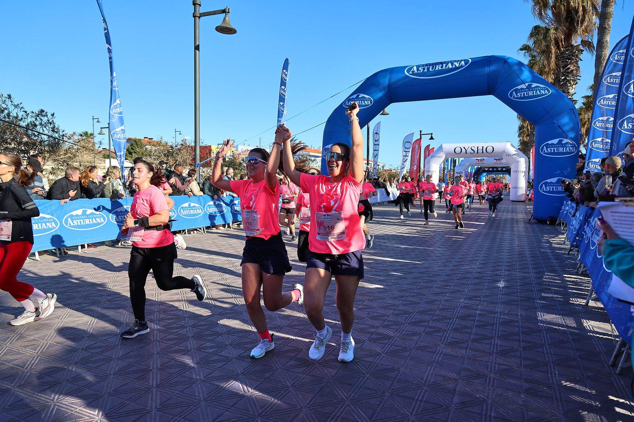 Las mejores fotos de la Carrera de la Mujer Central Lechera Asturiana de Valencia 2025. 810