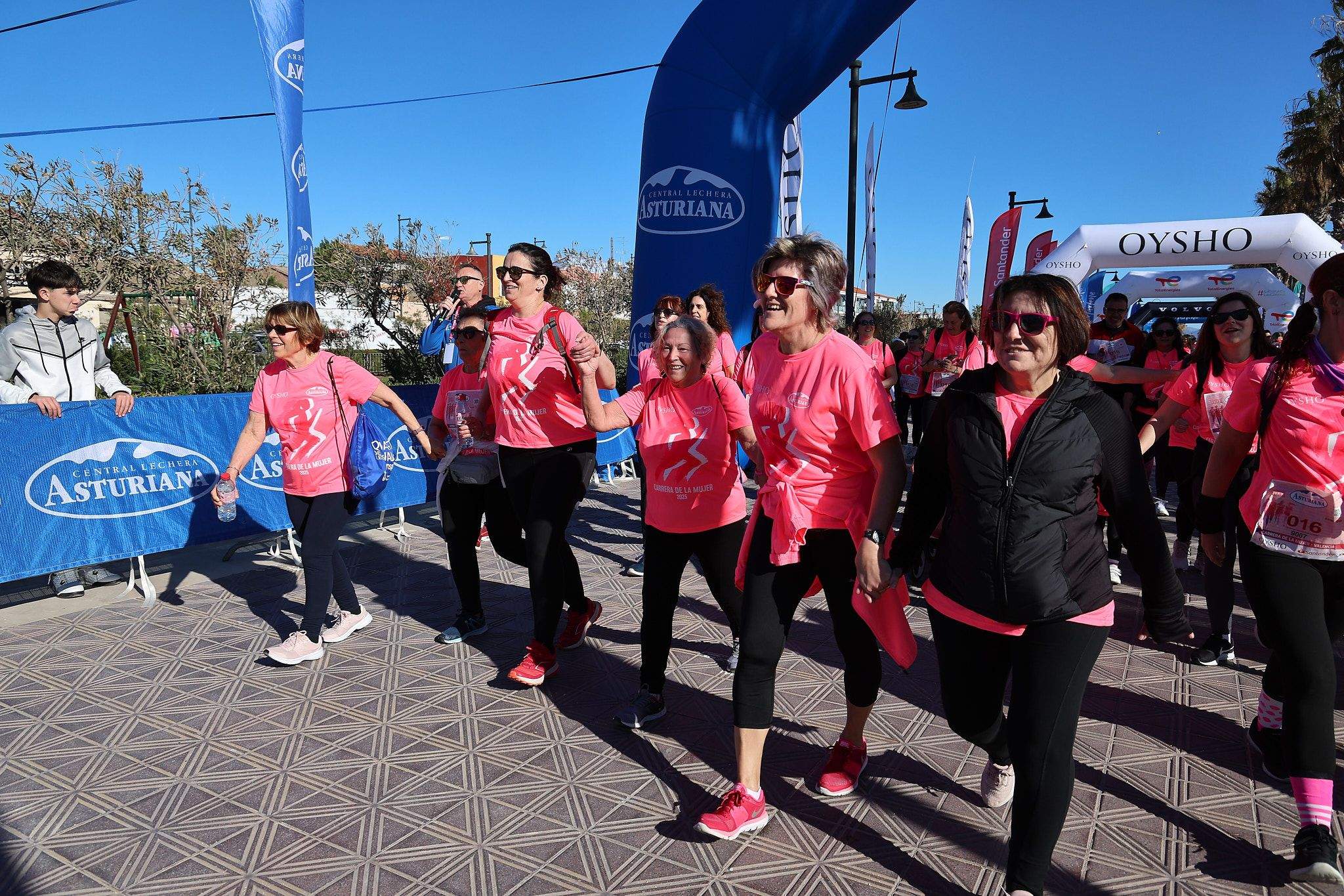 Las mejores fotos de la Carrera de la Mujer Central Lechera Asturiana de Valencia 2025. 1301