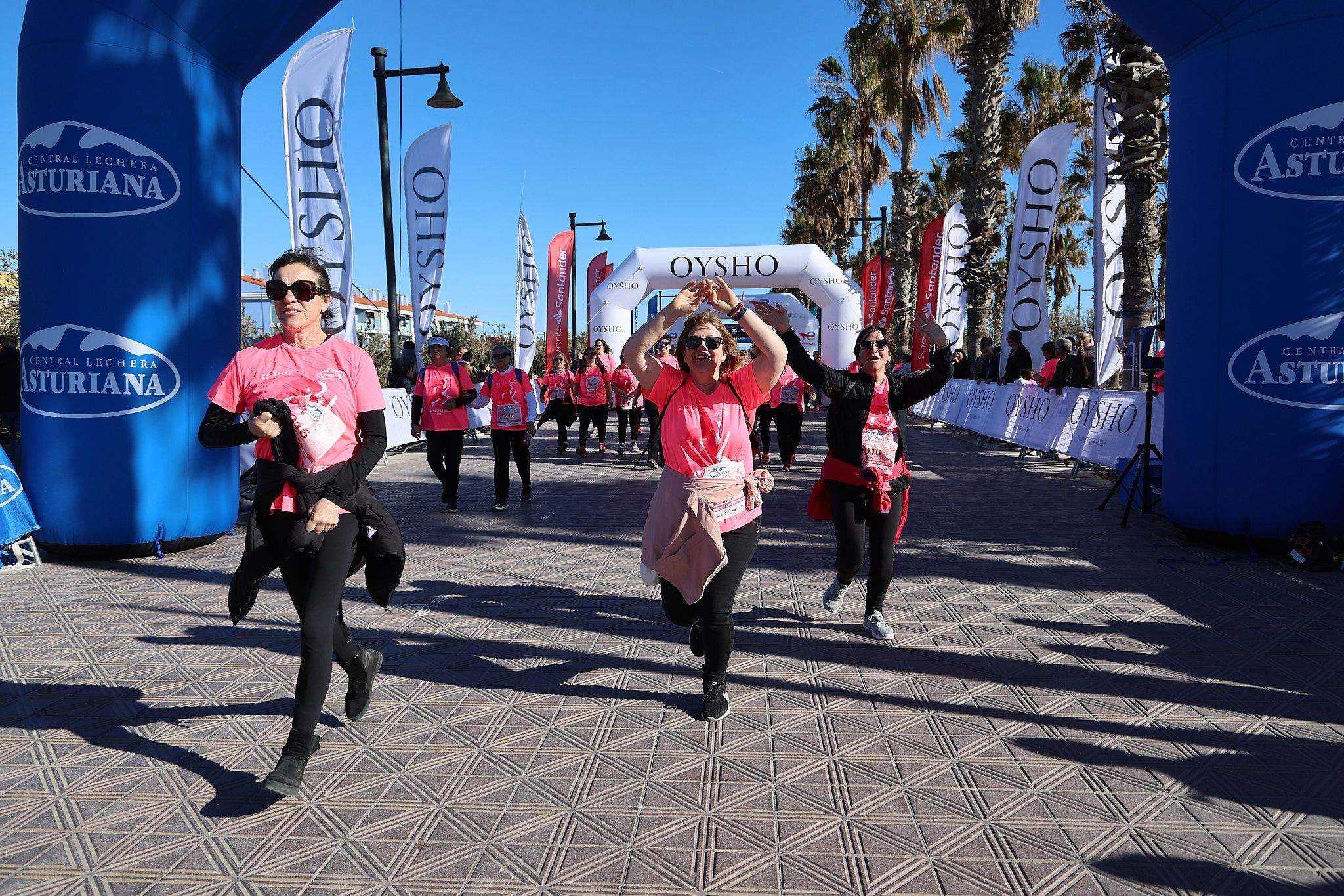 Las mejores fotos de la Carrera de la Mujer Central Lechera Asturiana de Valencia 2025. 1056