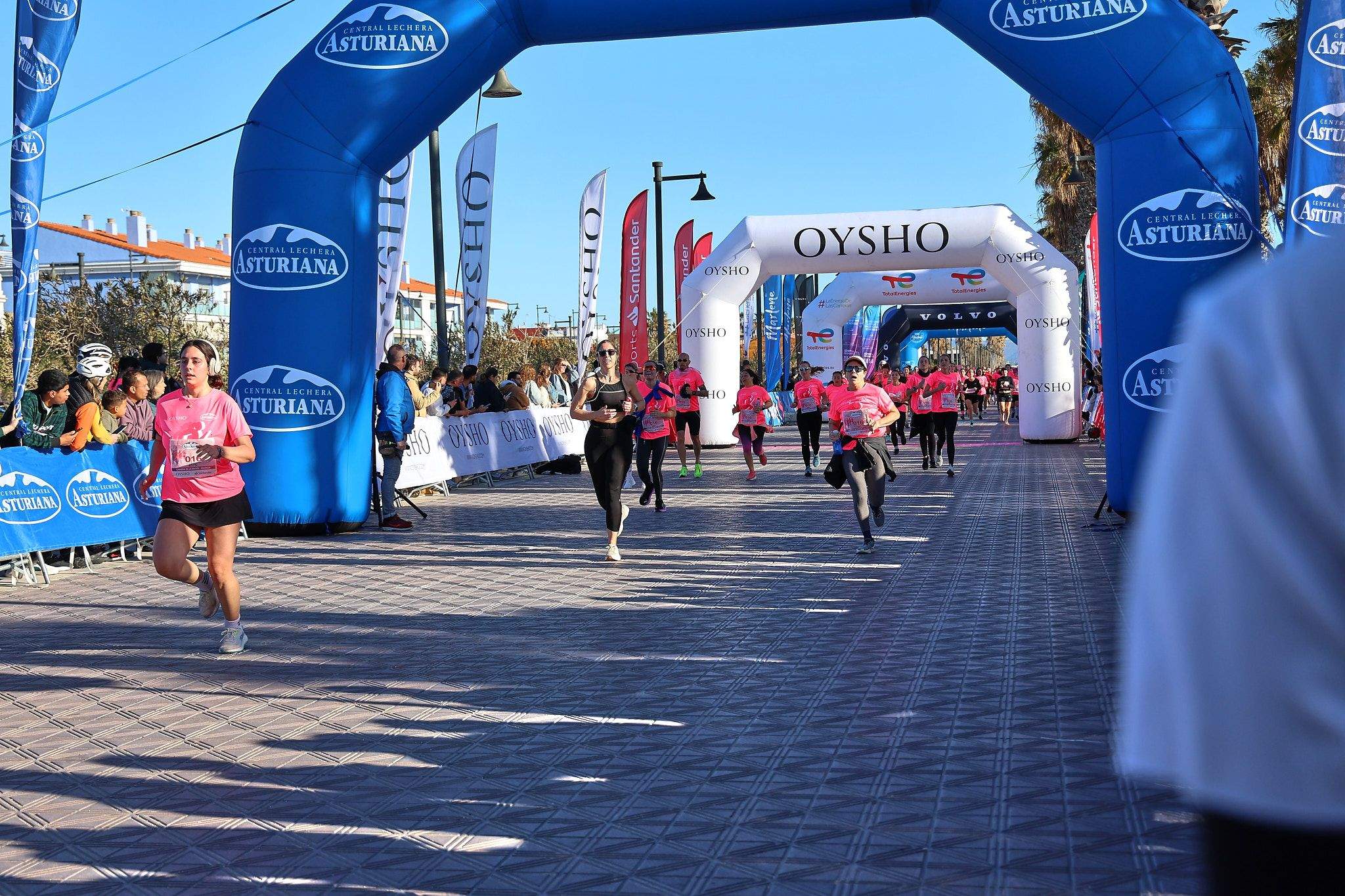 Las mejores fotos de la Carrera de la Mujer Central Lechera Asturiana de Valencia 2025. 820