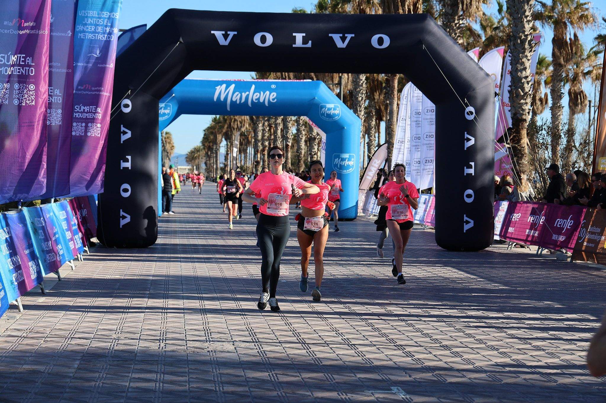 Las mejores fotos de la Carrera de la Mujer Central Lechera Asturiana de Valencia 2025. 346