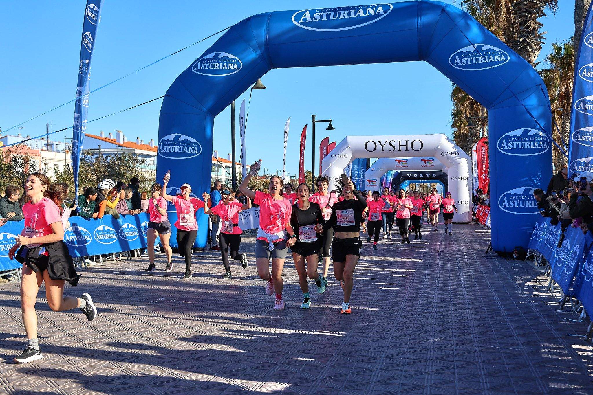 Las mejores fotos de la Carrera de la Mujer Central Lechera Asturiana de Valencia 2025. 829