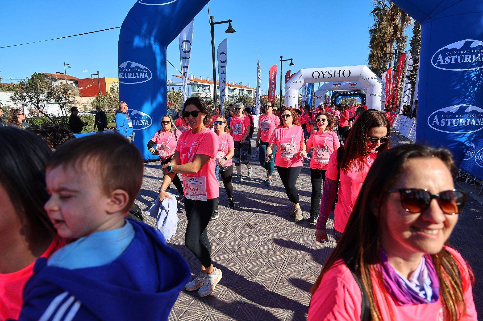 Las mejores fotos de la Carrera de la Mujer Central Lechera Asturiana de Valencia 2025. 1072