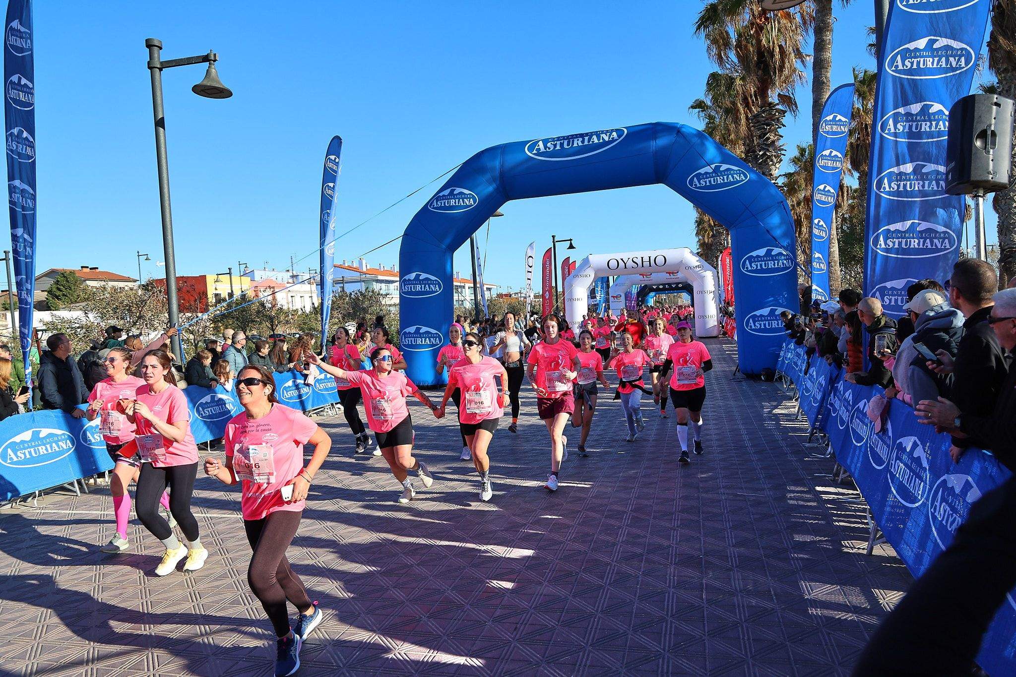 Las mejores fotos de la Carrera de la Mujer Central Lechera Asturiana de Valencia 2025. 835